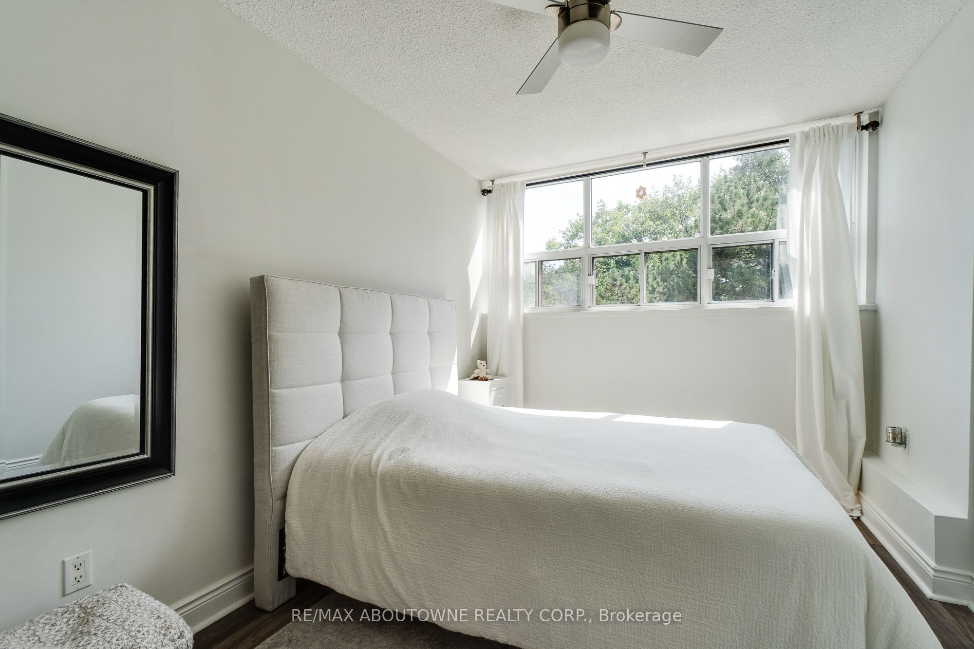 212 Kerr Street 507 Property Photo 29