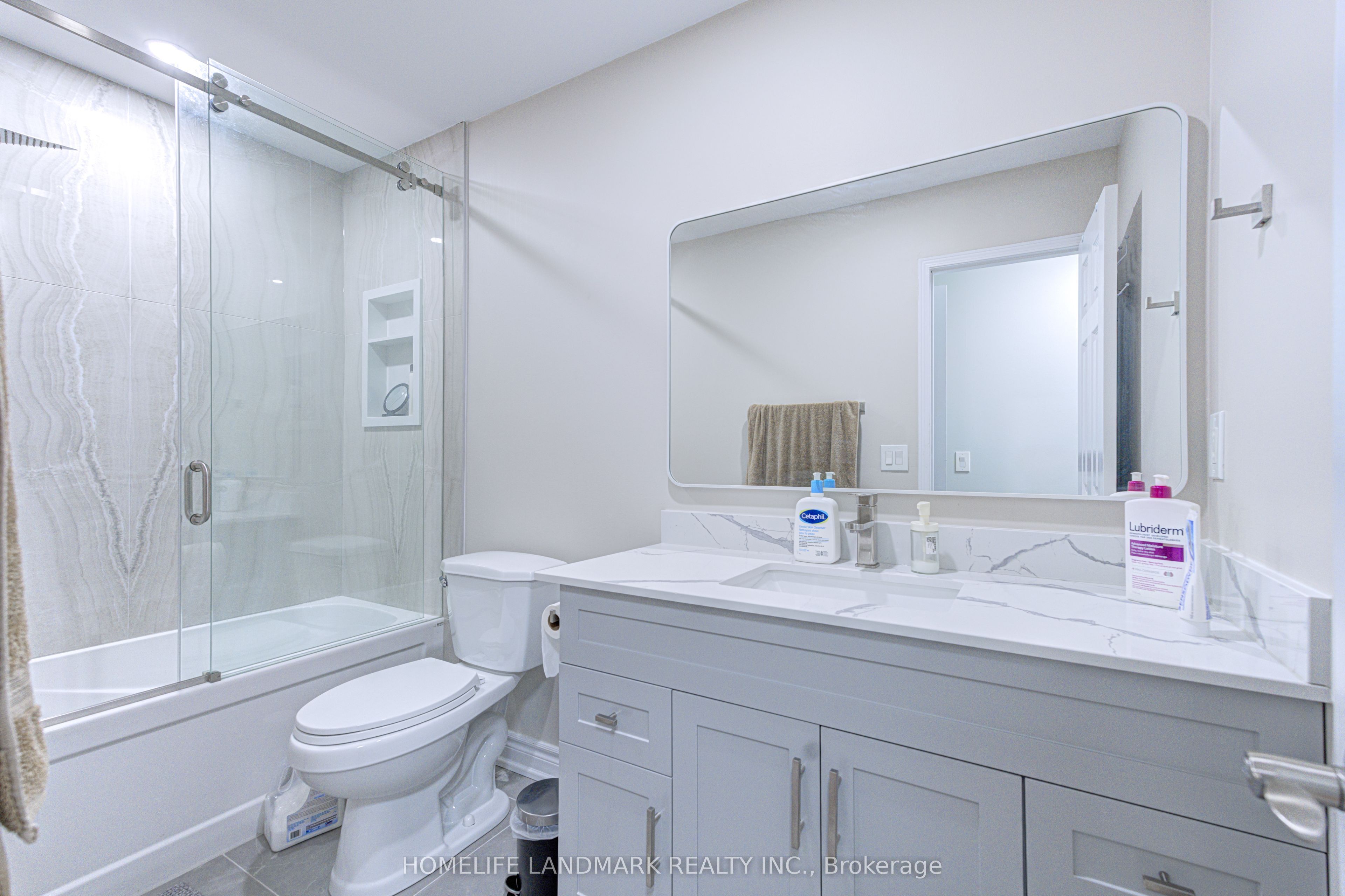 1192 Prestonwood Crescent Property Photo 15
