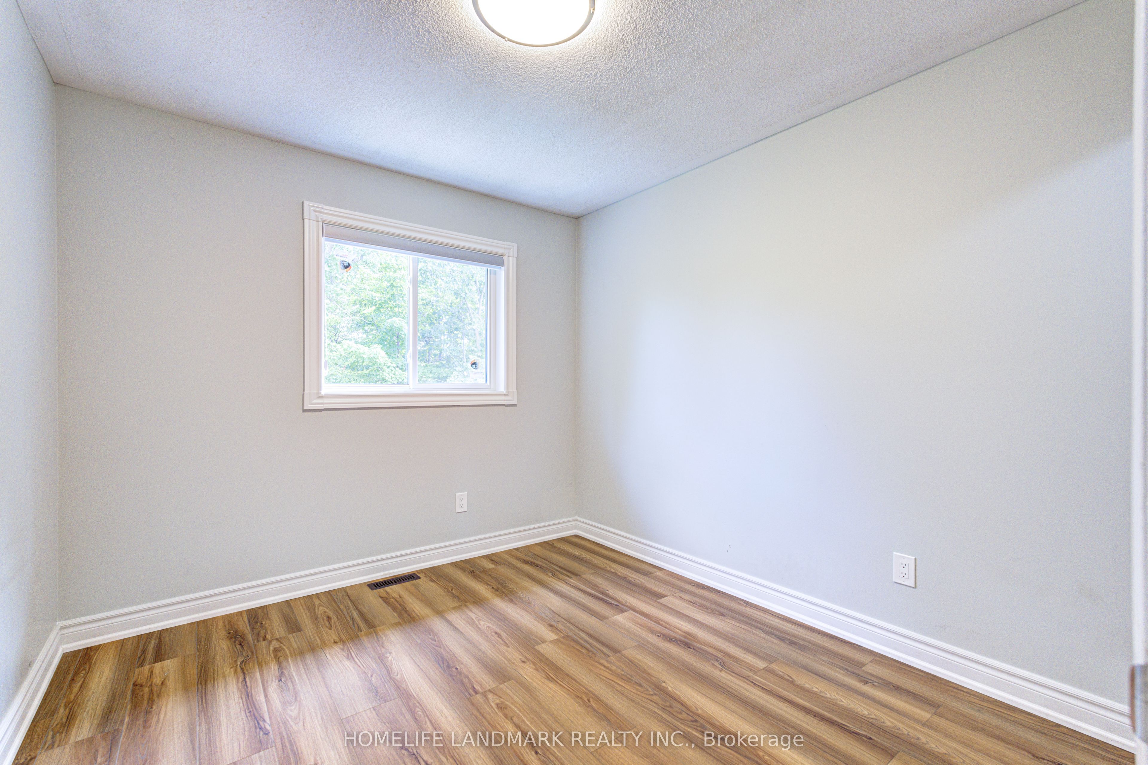 1192 Prestonwood Crescent Property Photo 17