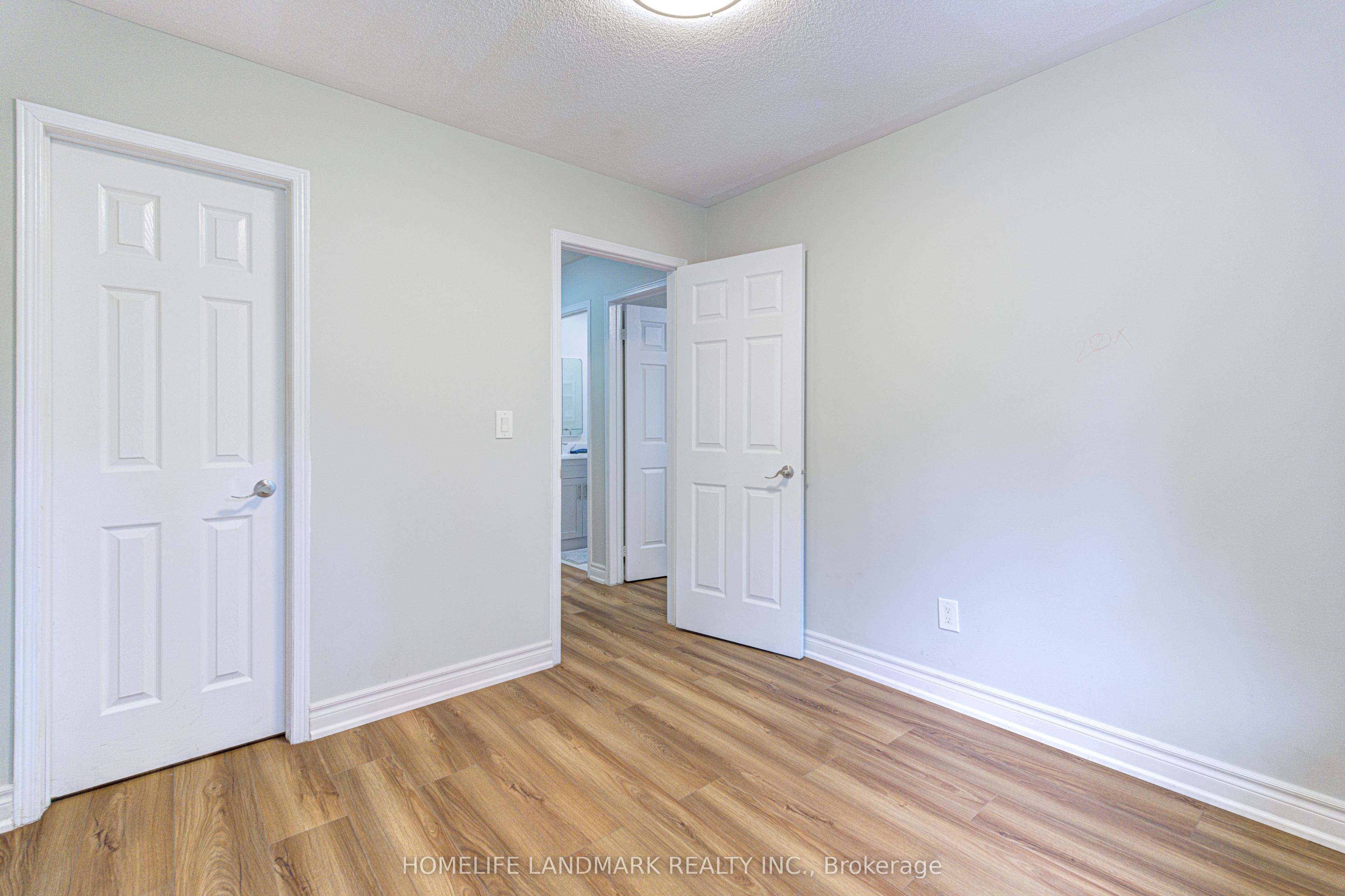 1192 Prestonwood Crescent Property Photo 18