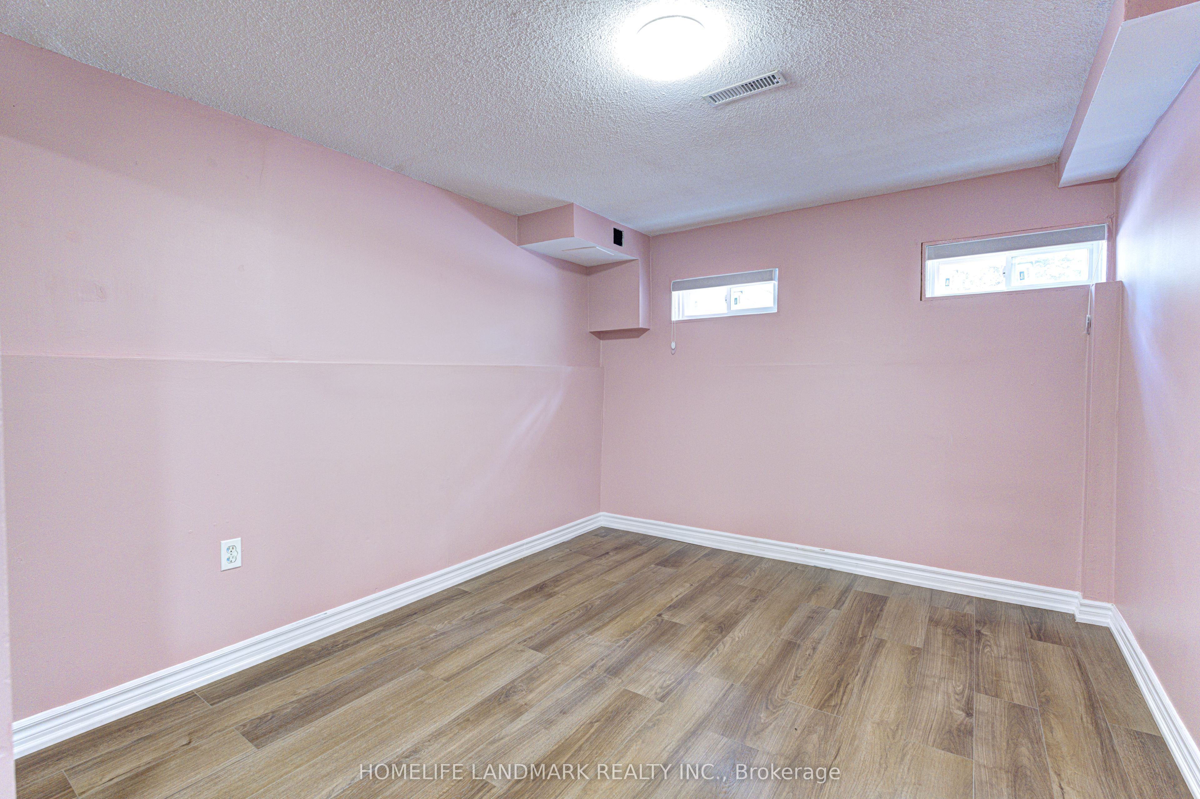 1192 Prestonwood Crescent Property Photo 27