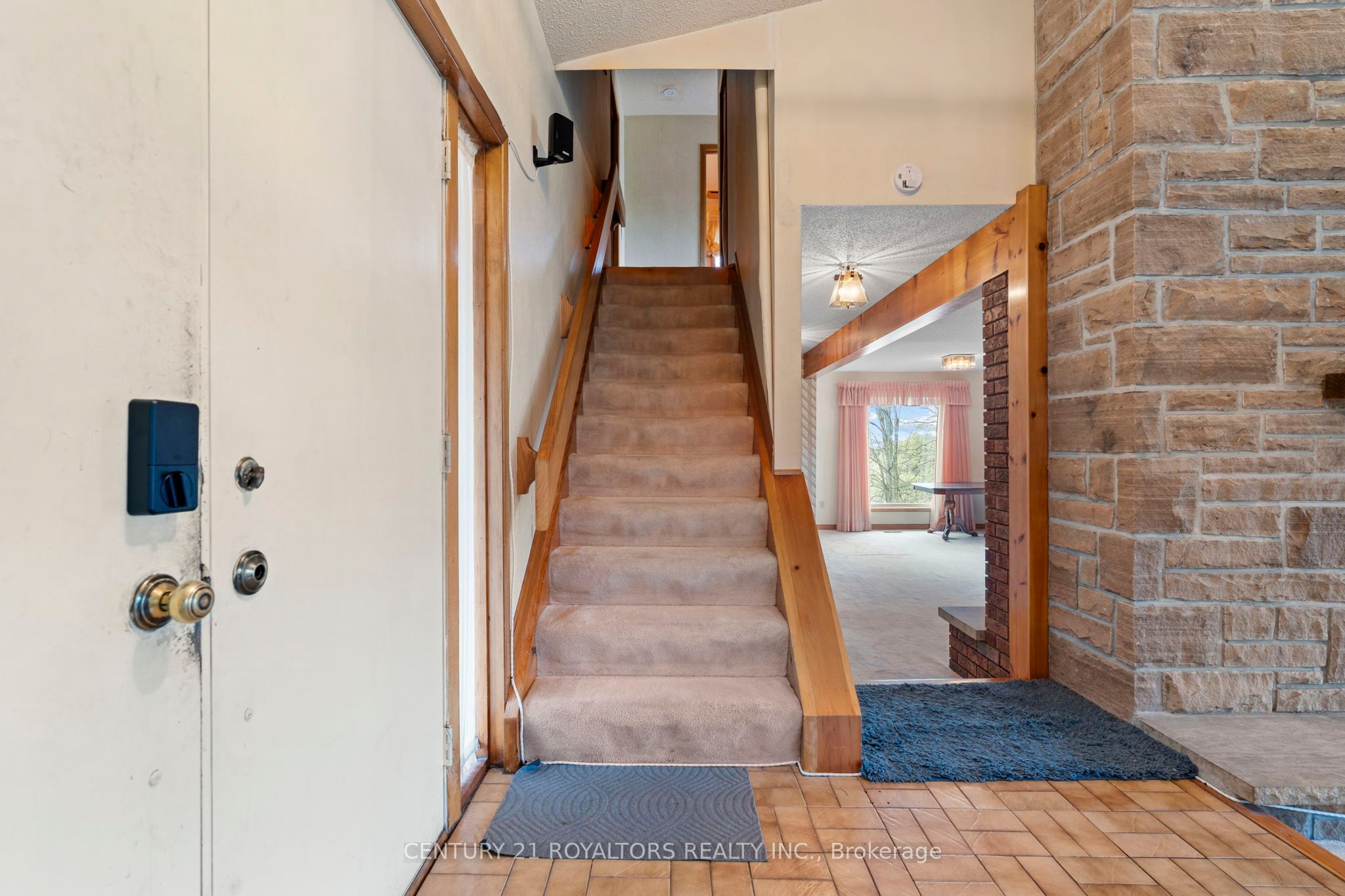 17940 Airport Road Property Photo 7