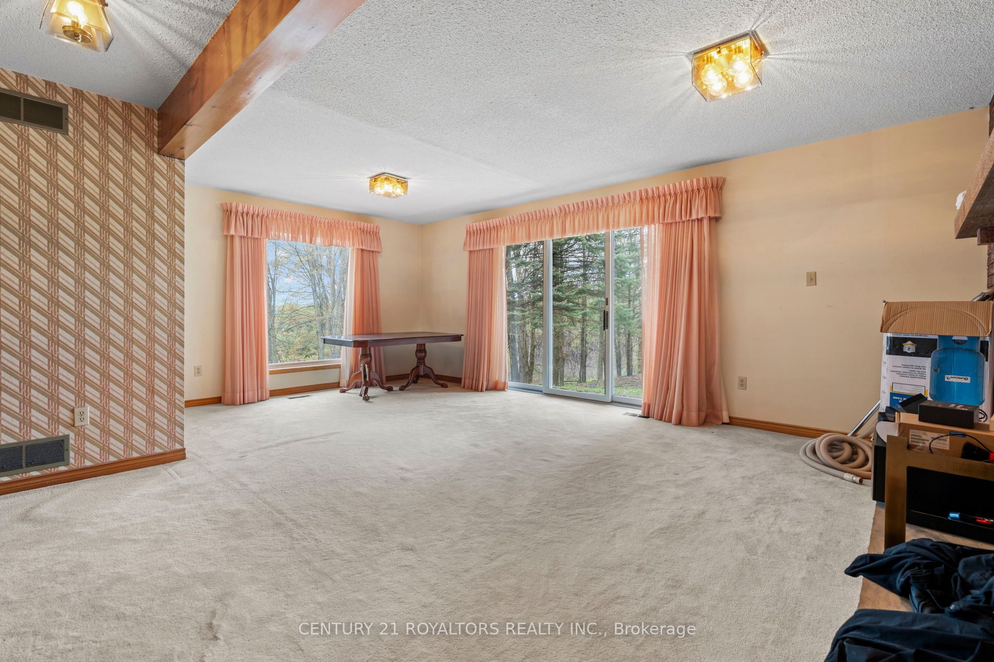 17940 Airport Road Property Photo 16