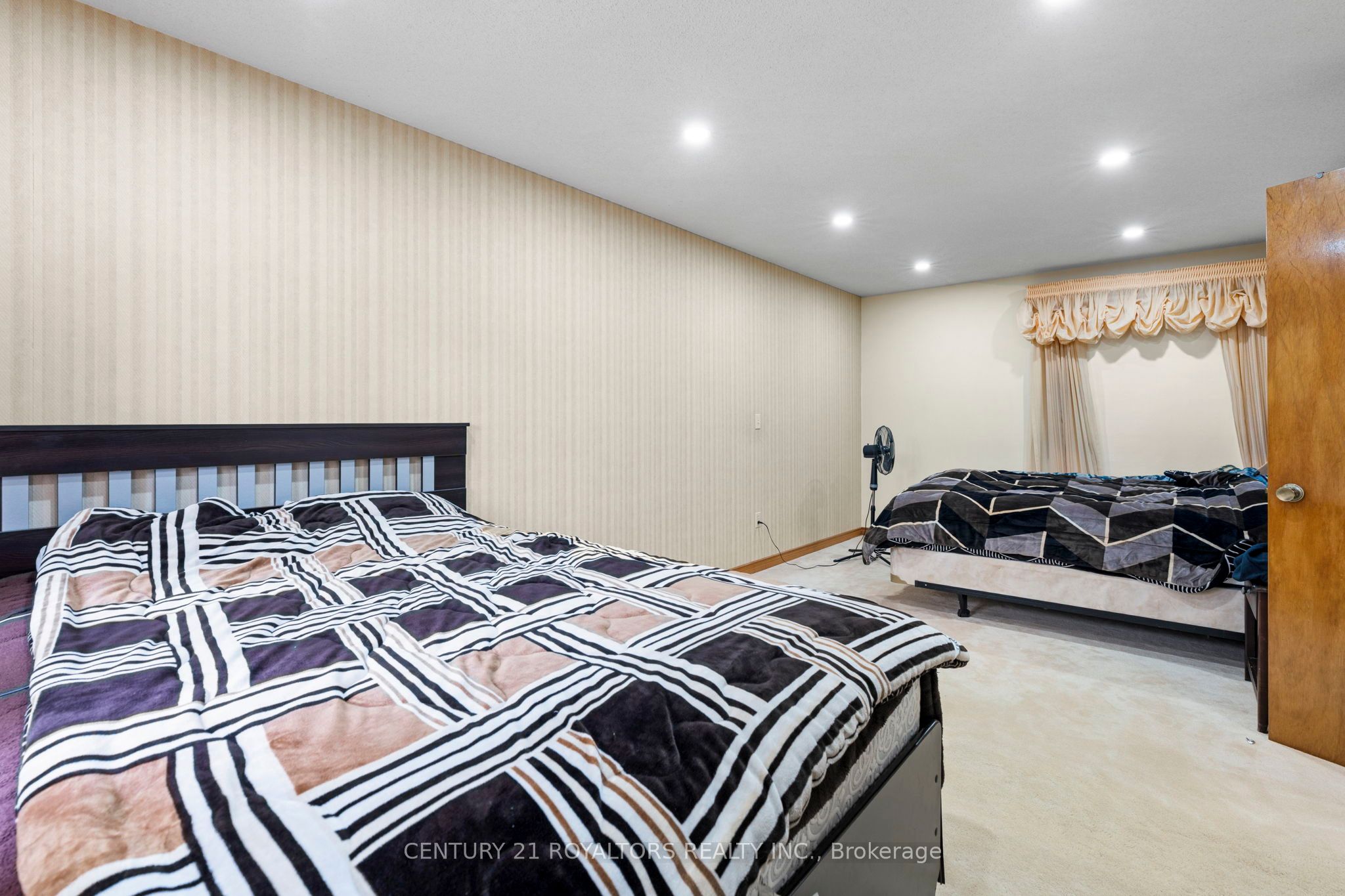 17940 Airport Road Property Photo 23