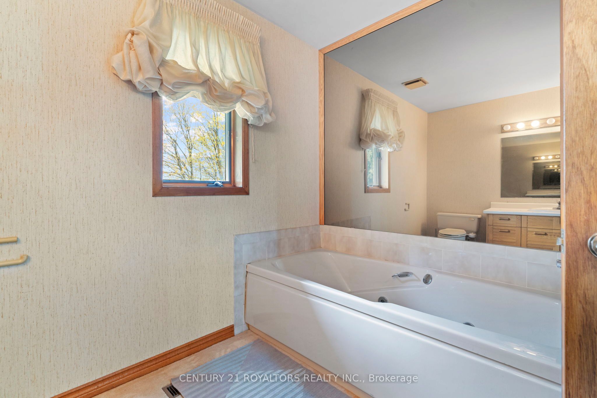 17940 Airport Road Property Photo 26