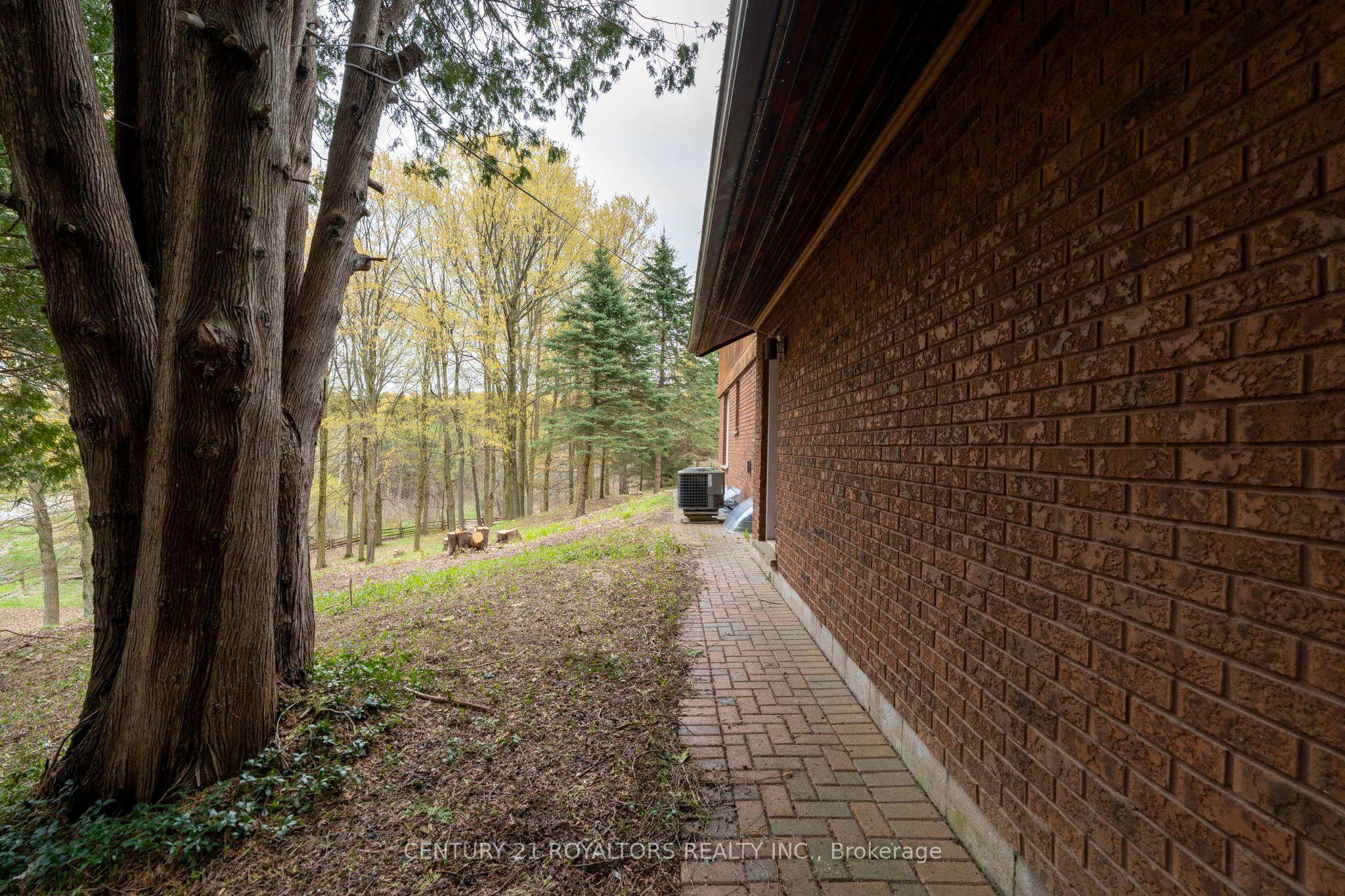 17940 Airport Road Property Photo 33