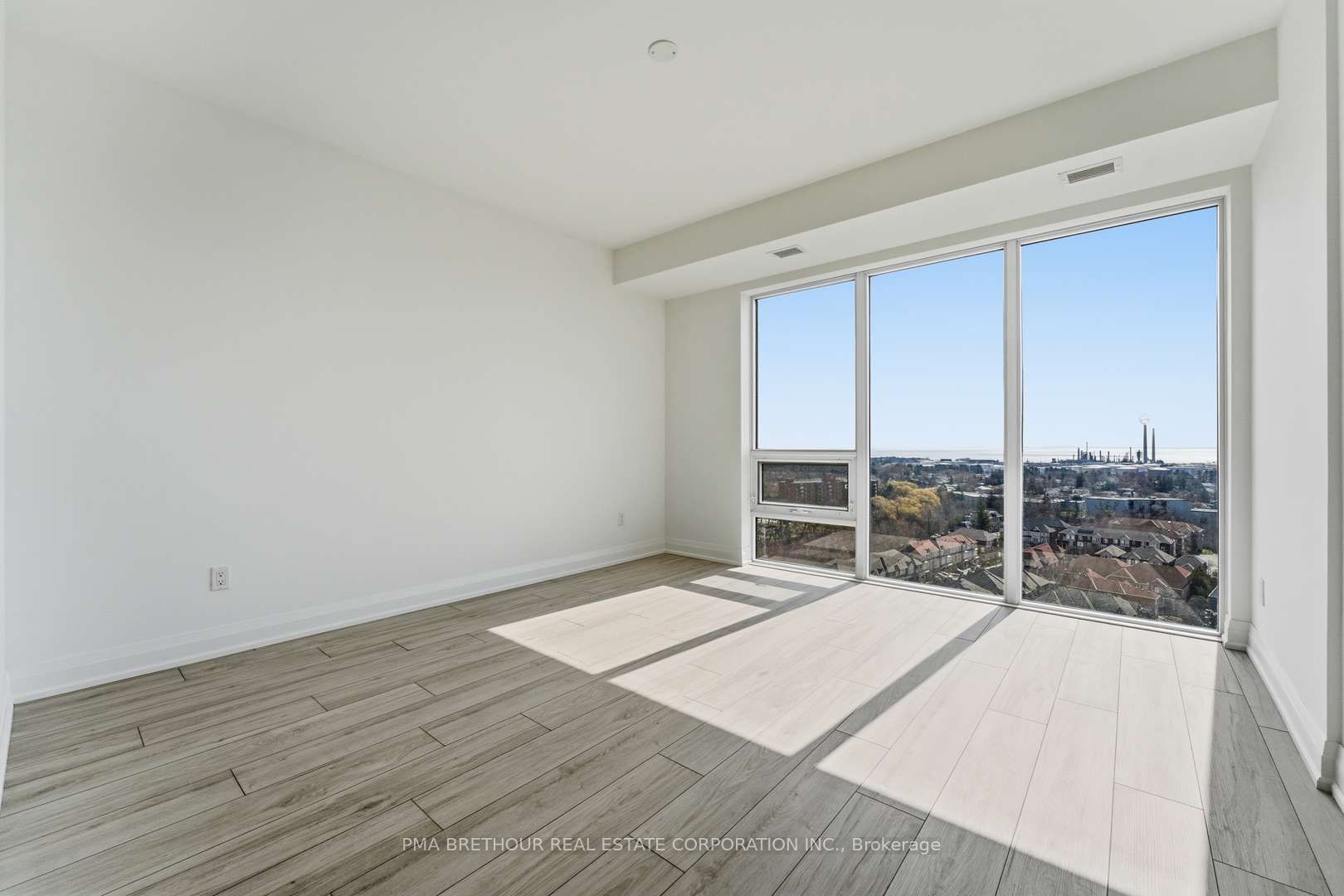 1035 Southdown Road 1709 Property Photo 12