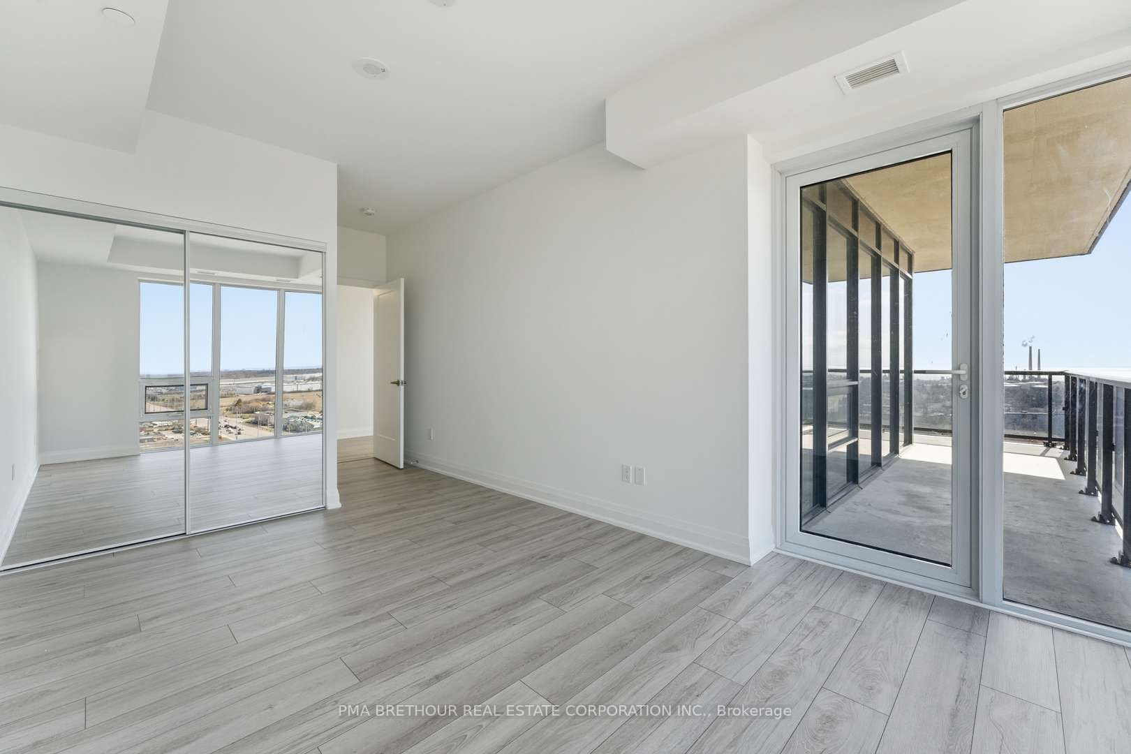 1035 Southdown Road 1709 Property Photo 14