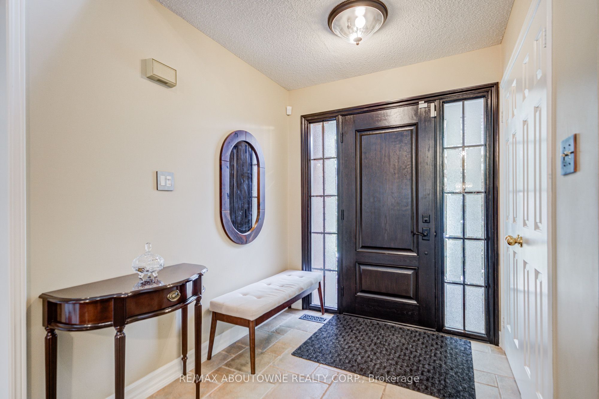 1511 Stoneybrook Trail Property Photo 4