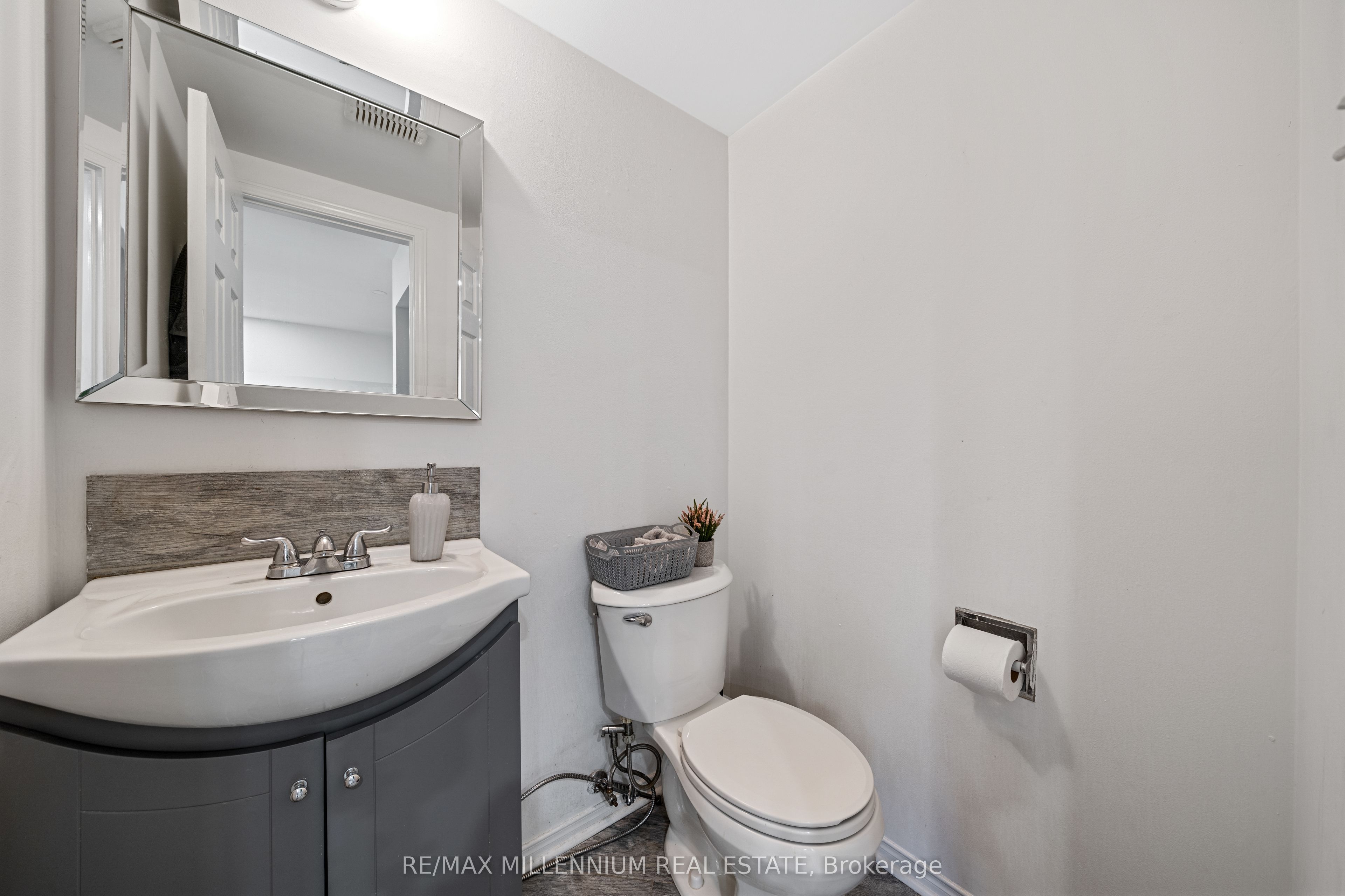 6950 Tenth Line W 94 Property Photo 17