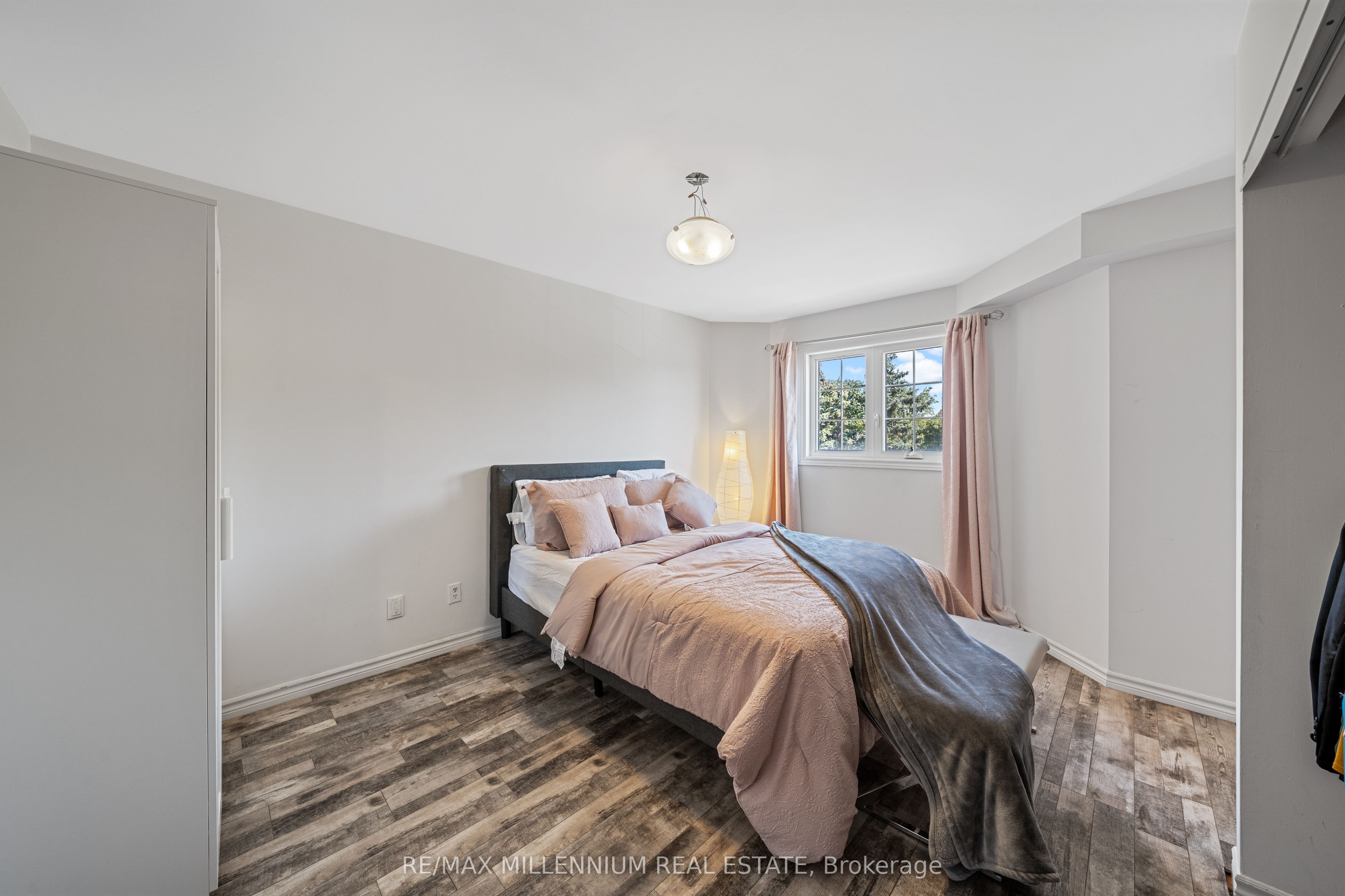 6950 Tenth Line W 94 Property Photo 19