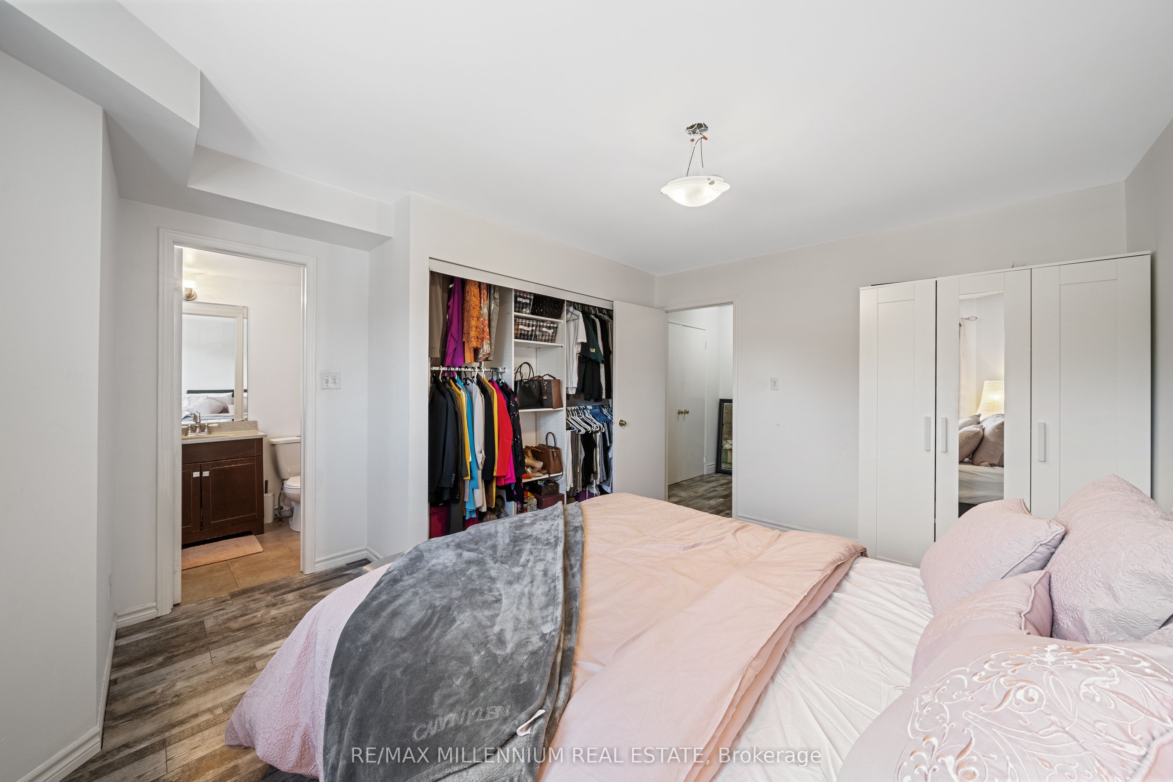 6950 Tenth Line W 94 Property Photo 20