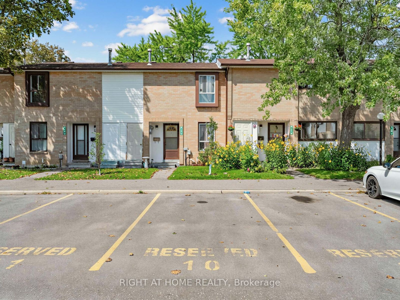 10 Fleetwood Crescent 10 Property Photo 4