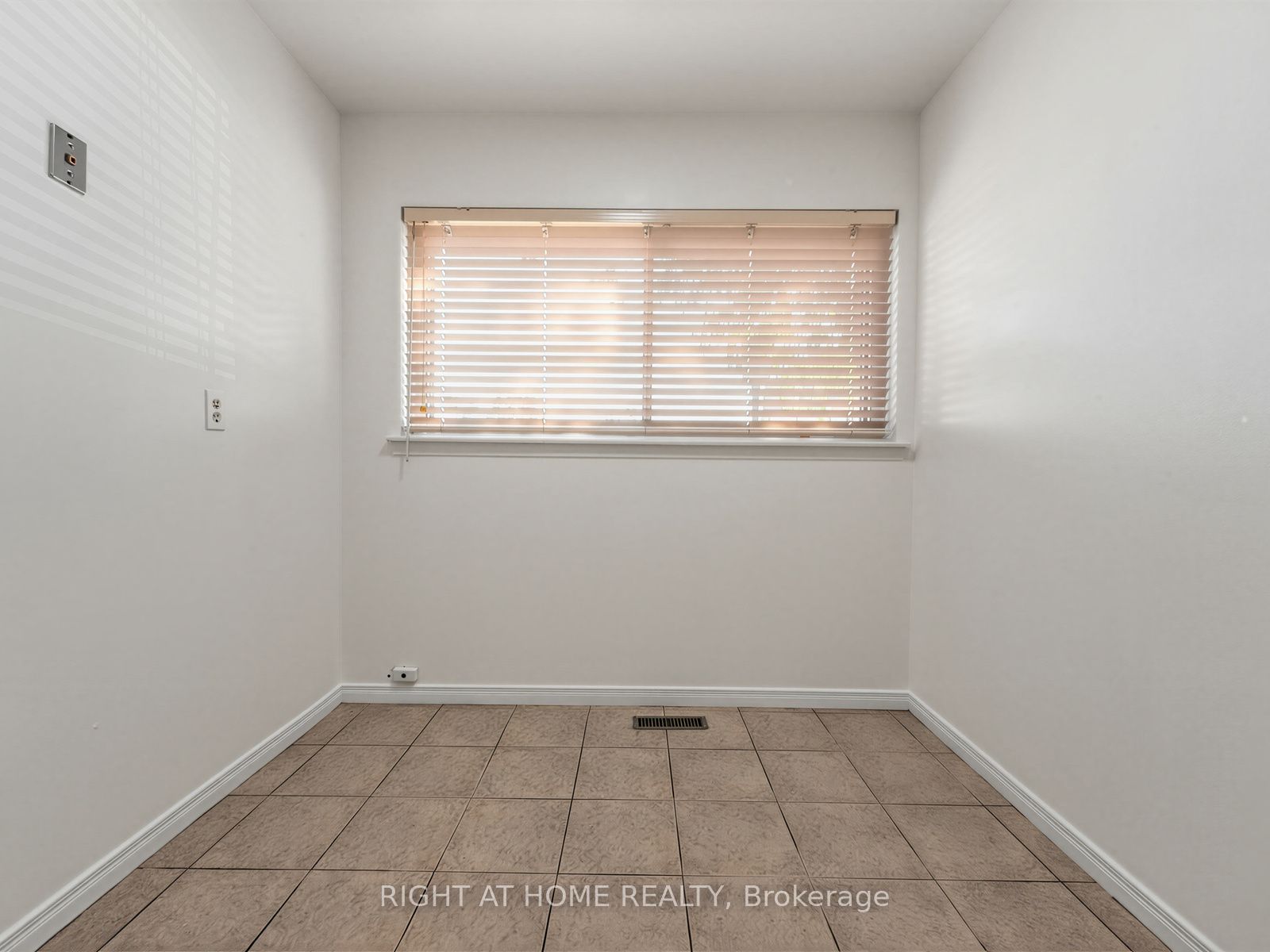 10 Fleetwood Crescent 10 Property Photo 16