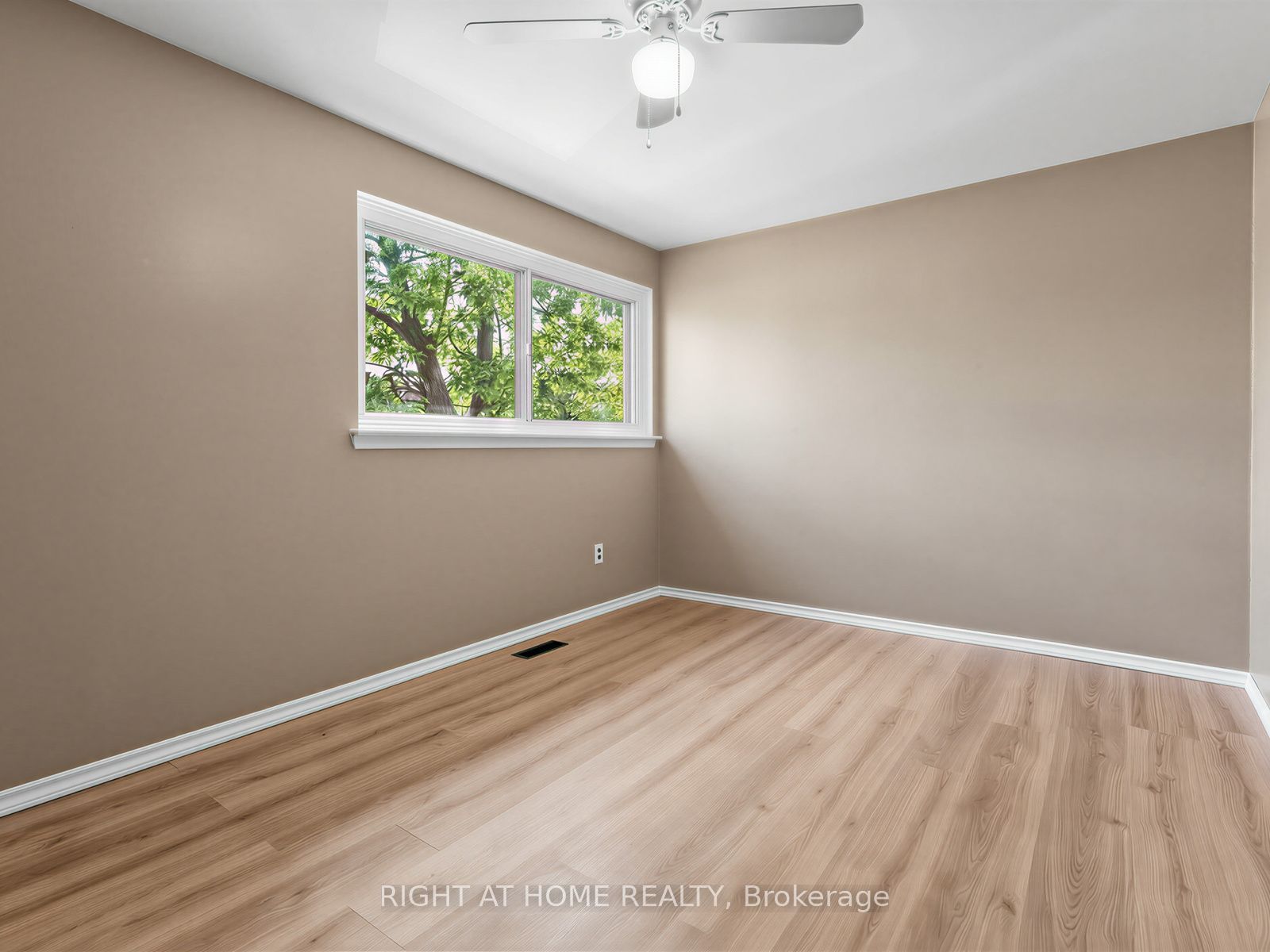 10 Fleetwood Crescent 10 Property Photo 18