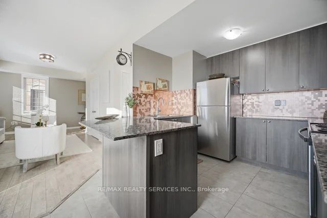 180 Howden Boulevard 70 Property Photo 11
