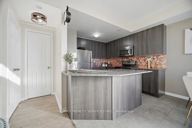 180 Howden Boulevard 70 Property Photo 12