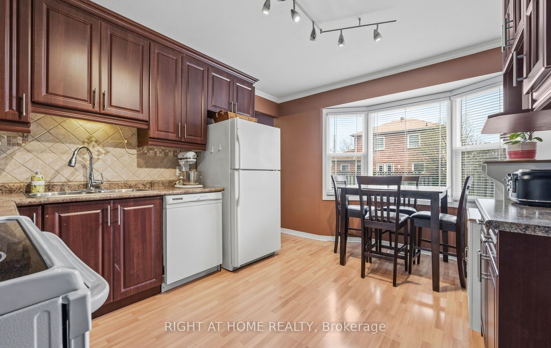 72 Brydon Crescent Property Photo 15