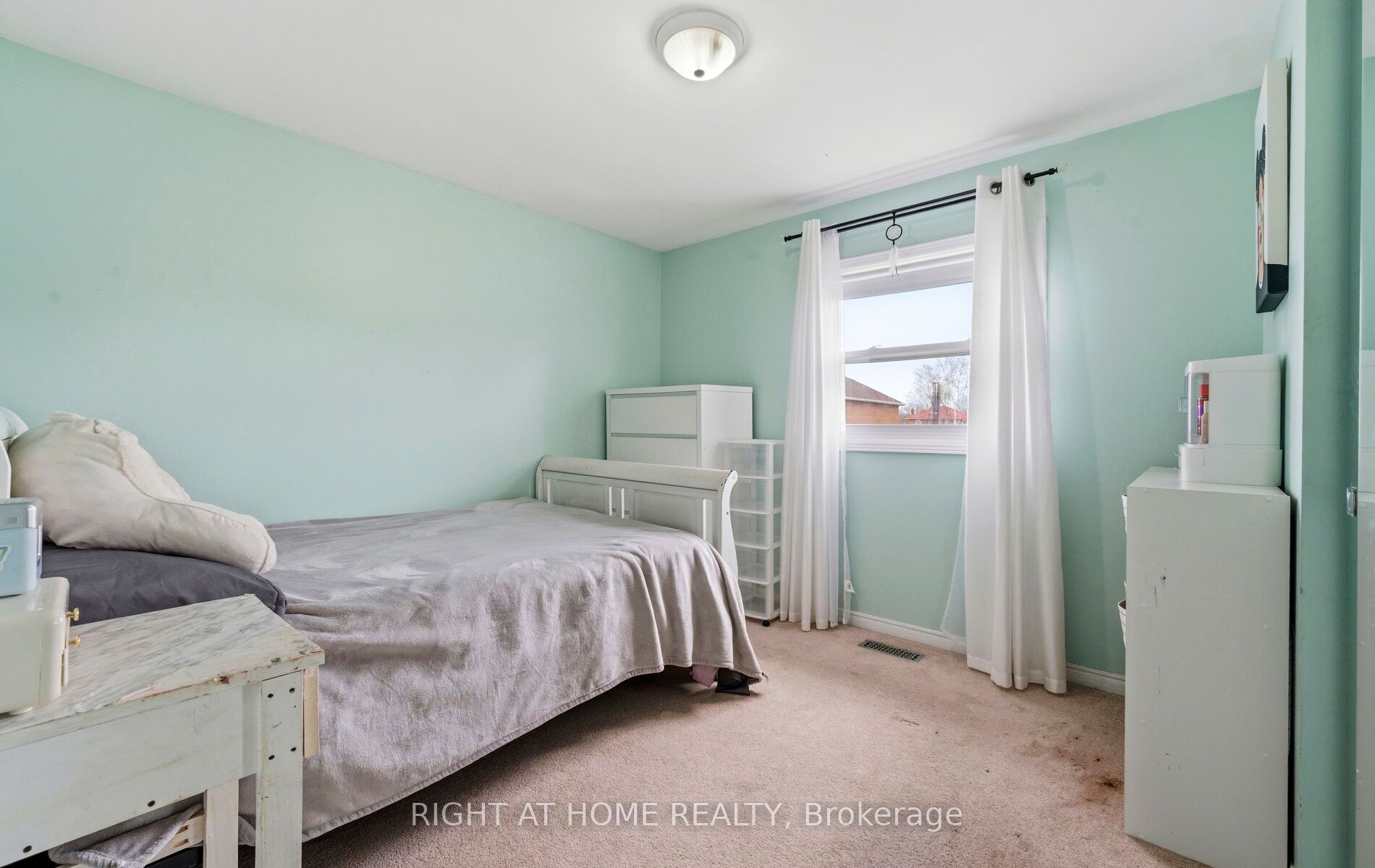 72 Brydon Crescent Property Photo 27