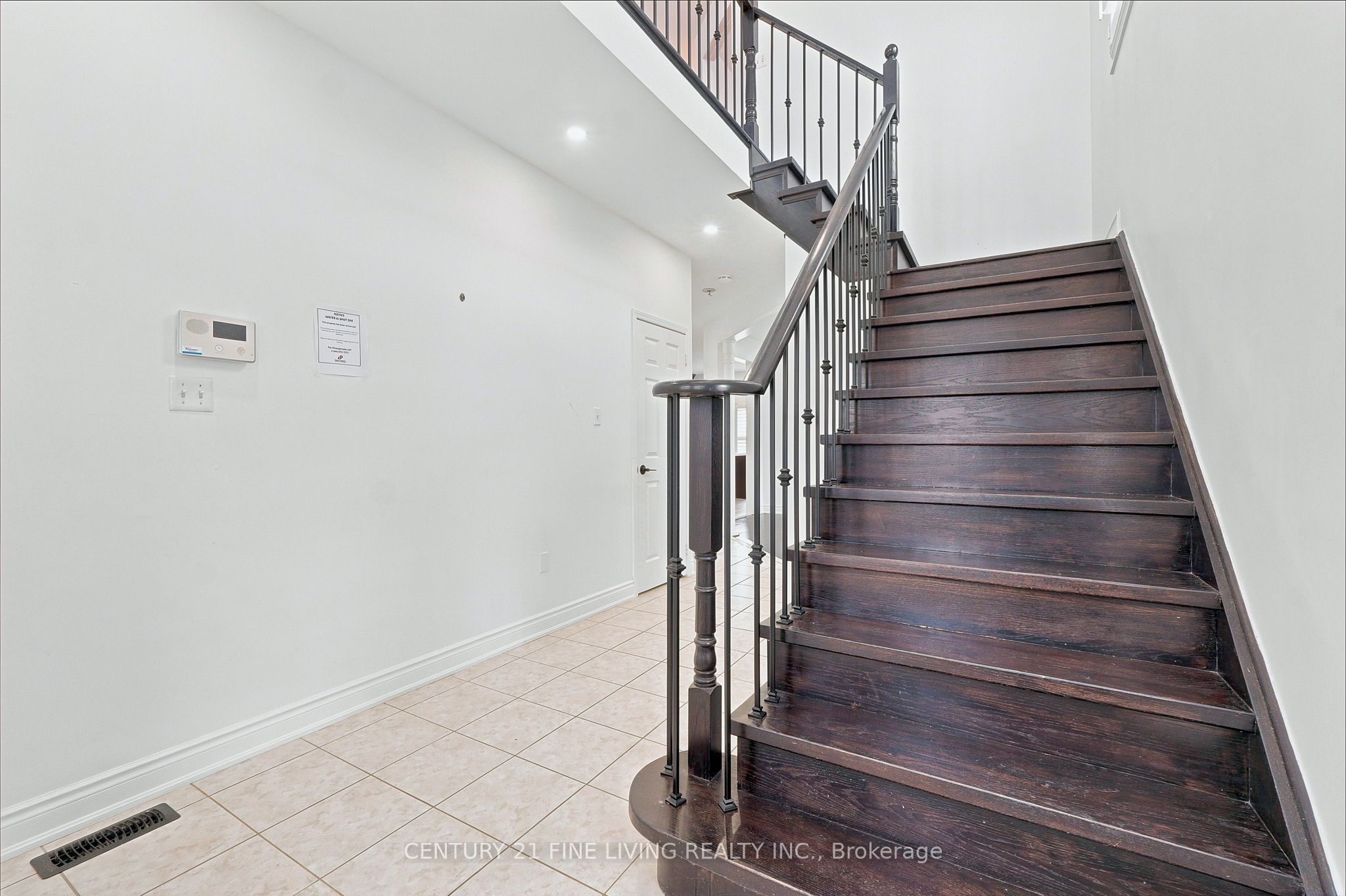 92 Kettlewell Crescent Property Photo 4
