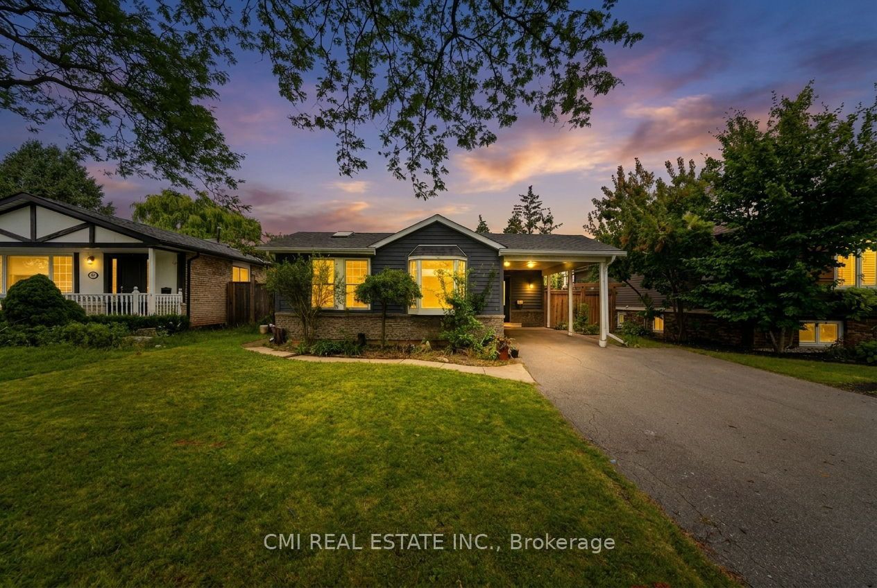 677 Lomond Crescent Property Photo 1