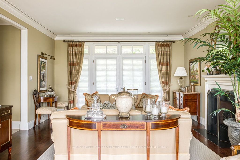 6 Ennisclare Drive W Property Photo 5