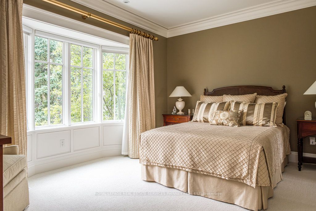 6 Ennisclare Drive W Property Photo 26