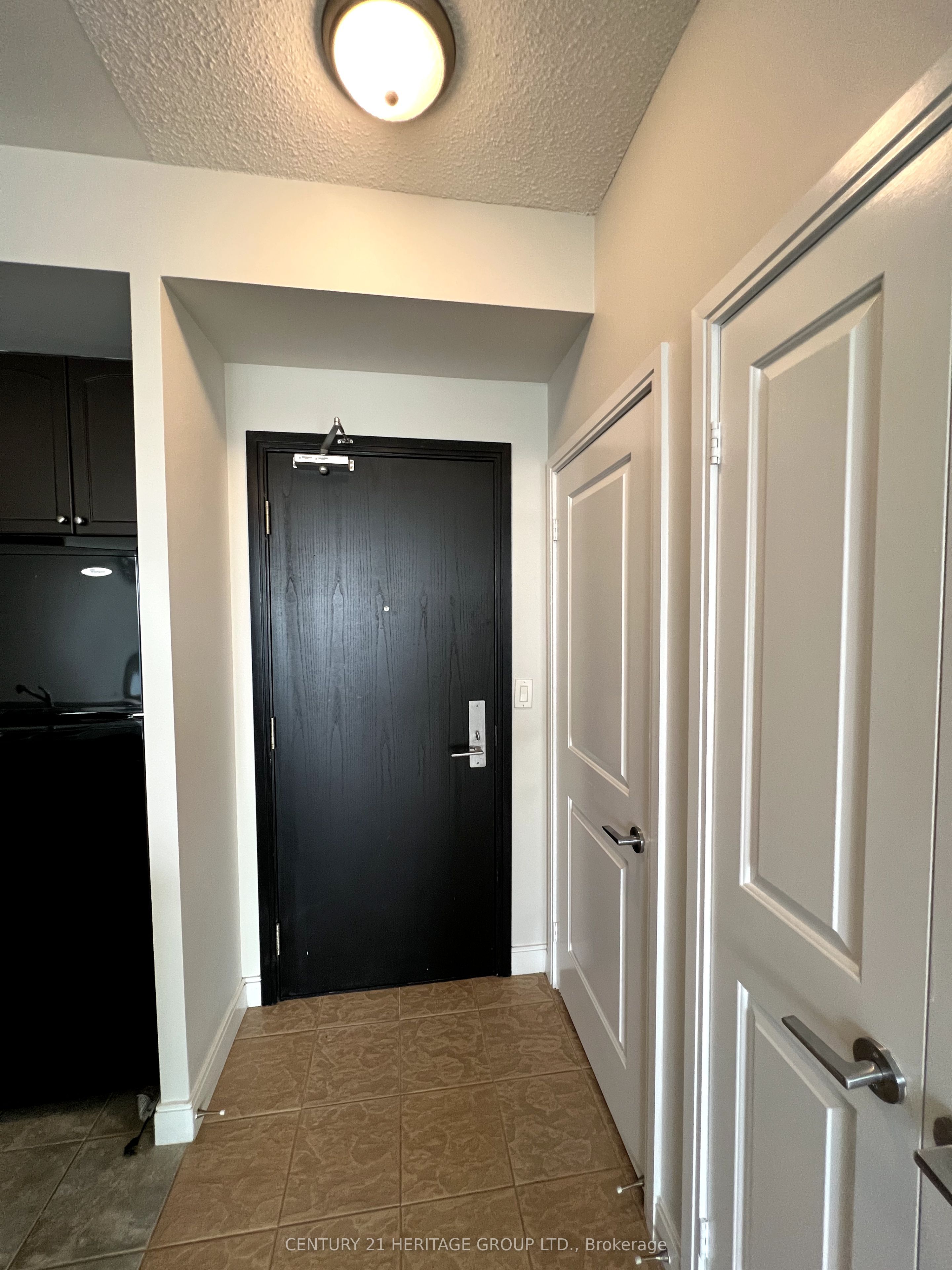 90 Absolute Avenue 1410 Property Photo 6