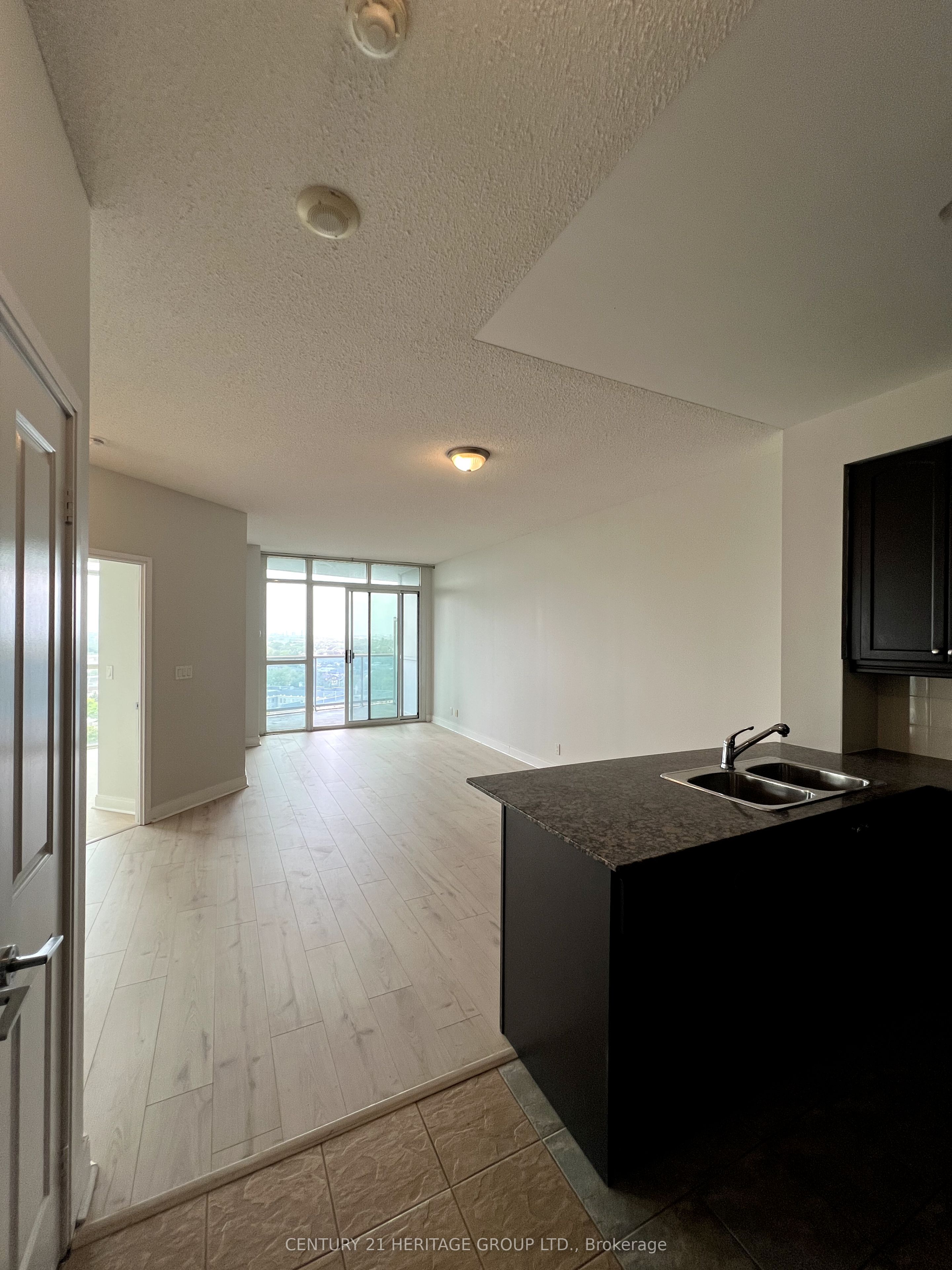 90 Absolute Avenue 1410 Property Photo 10