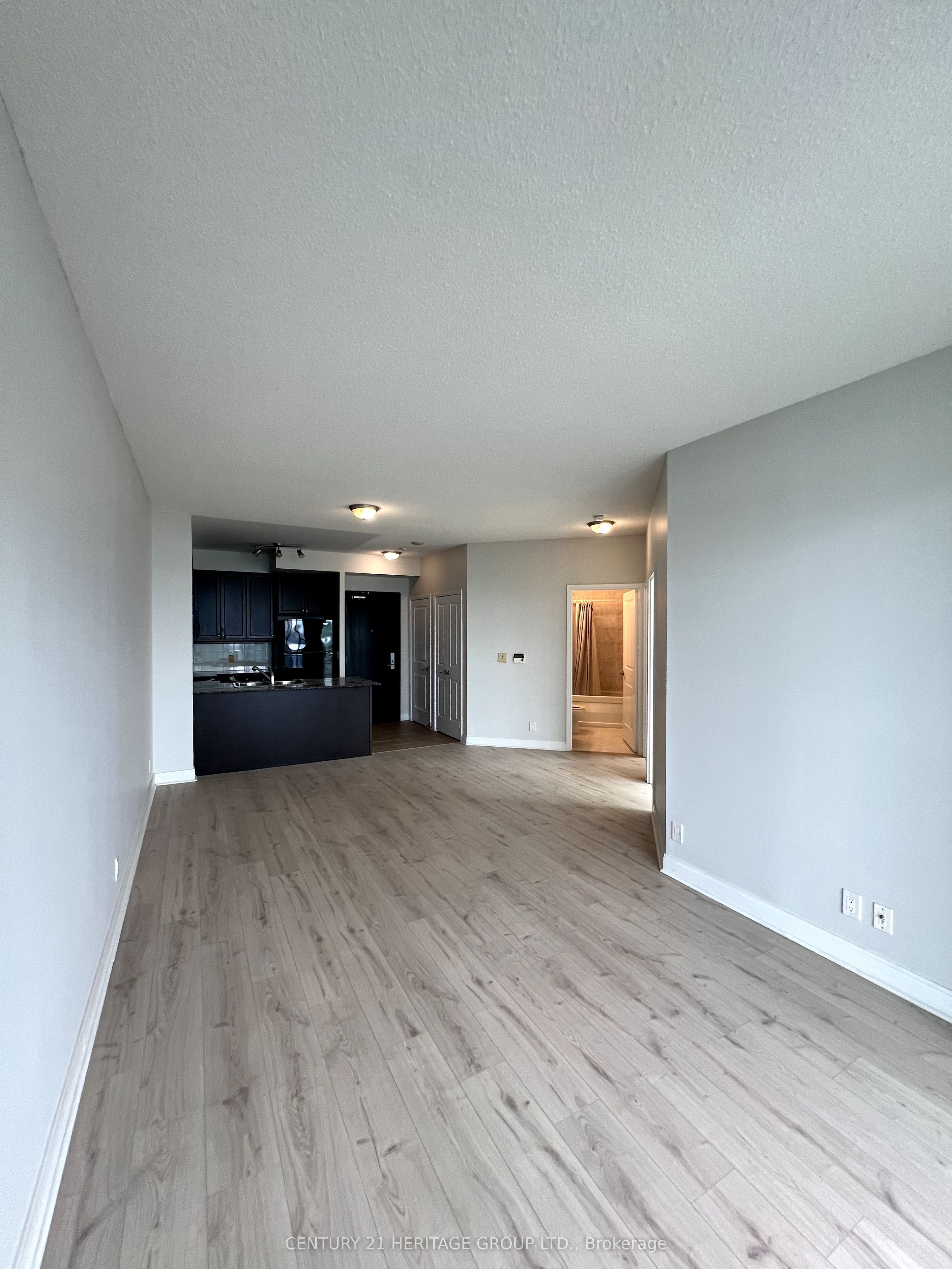 90 Absolute Avenue 1410 Property Photo 14