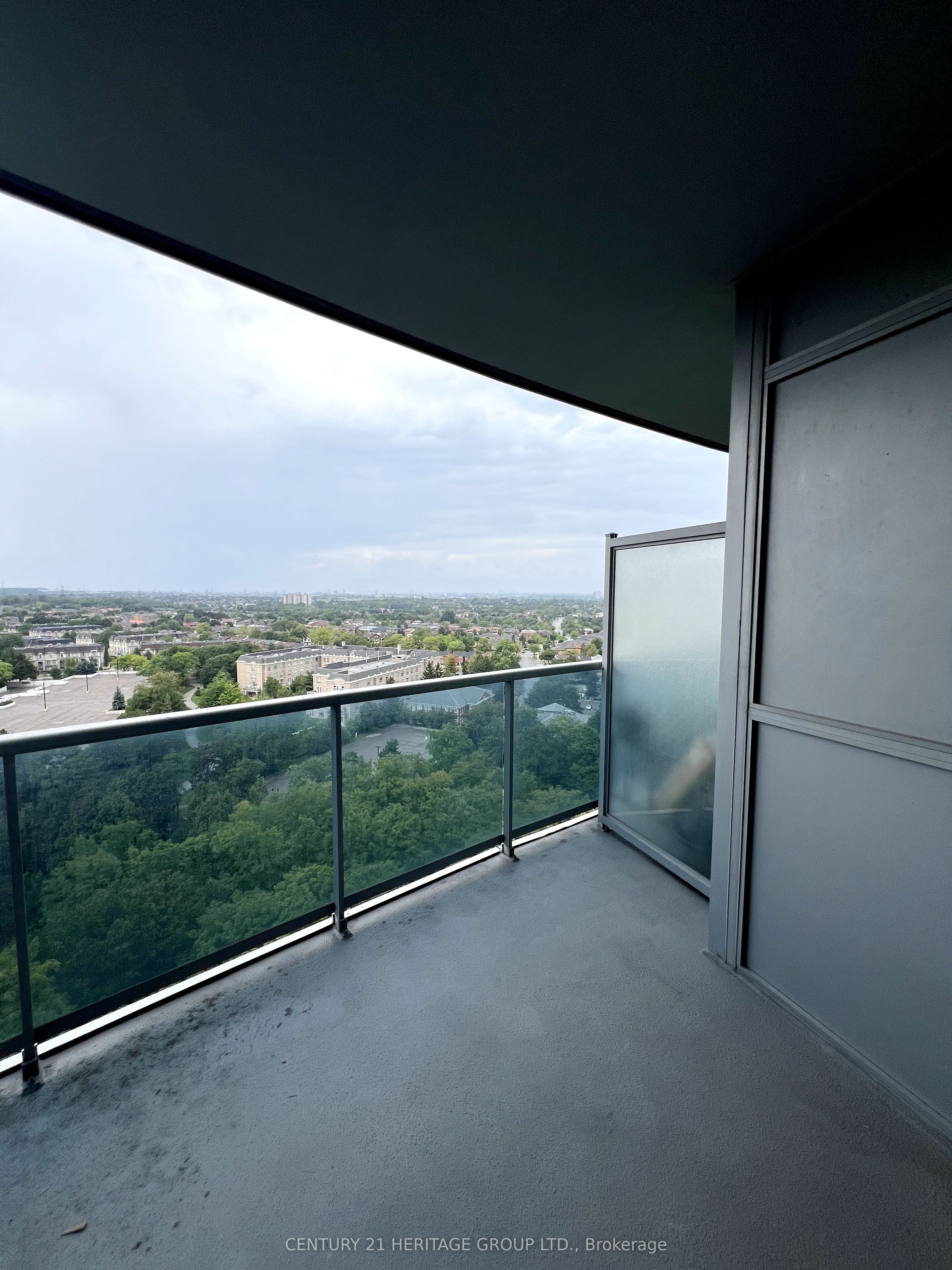 90 Absolute Avenue 1410 Property Photo 15