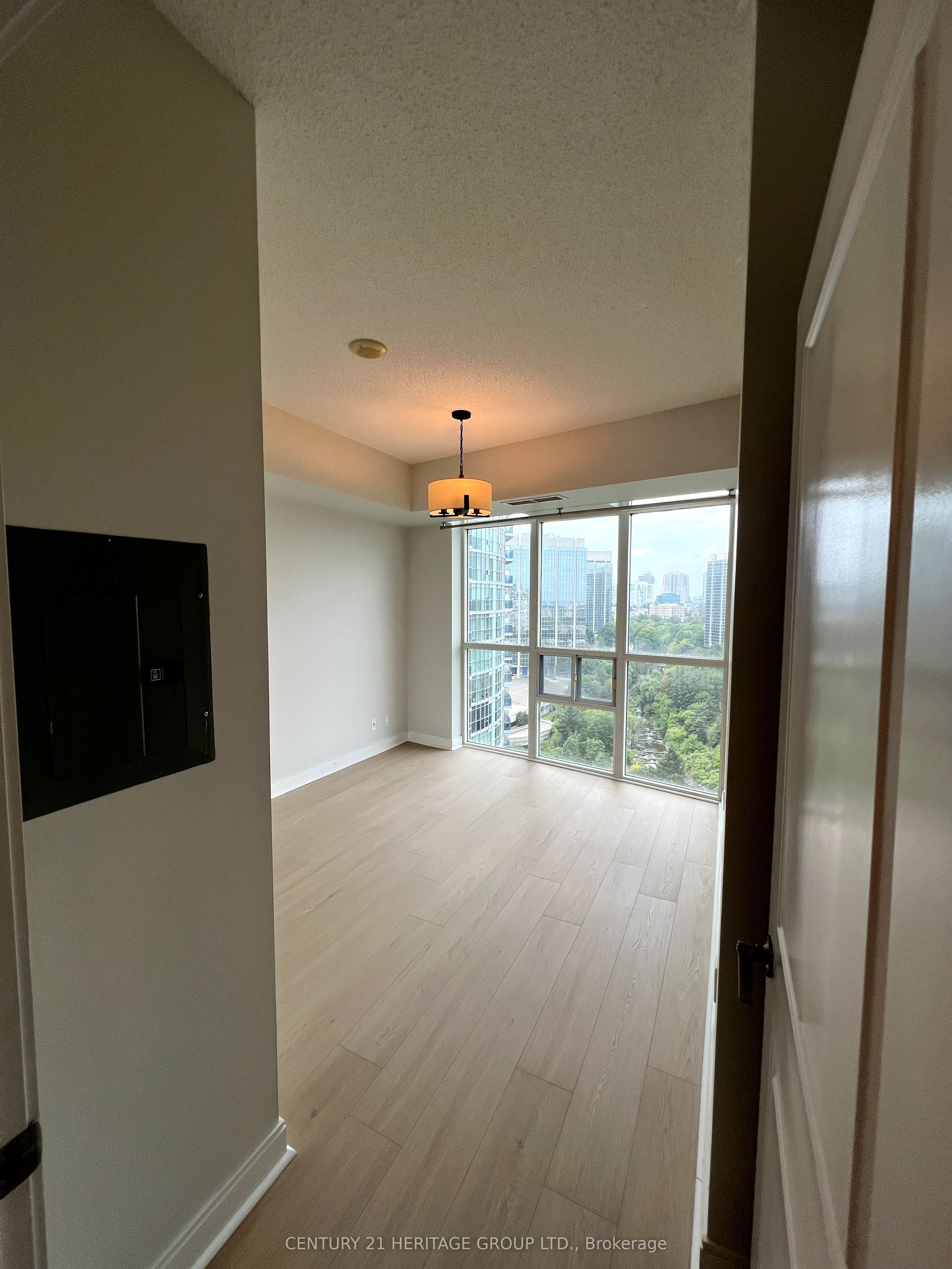 90 Absolute Avenue 1410 Property Photo 20
