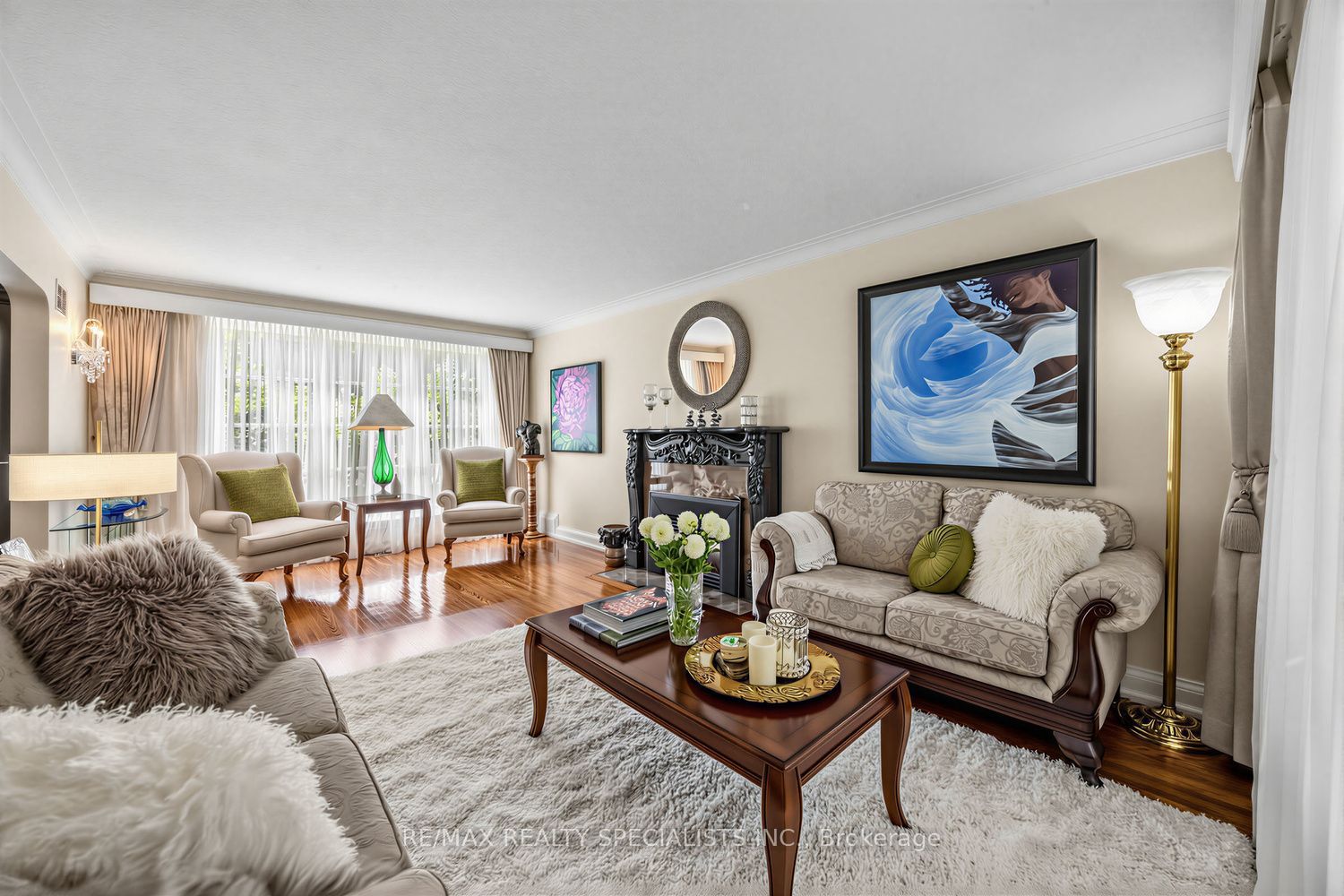 1211 Royal York Road Property Photo 4