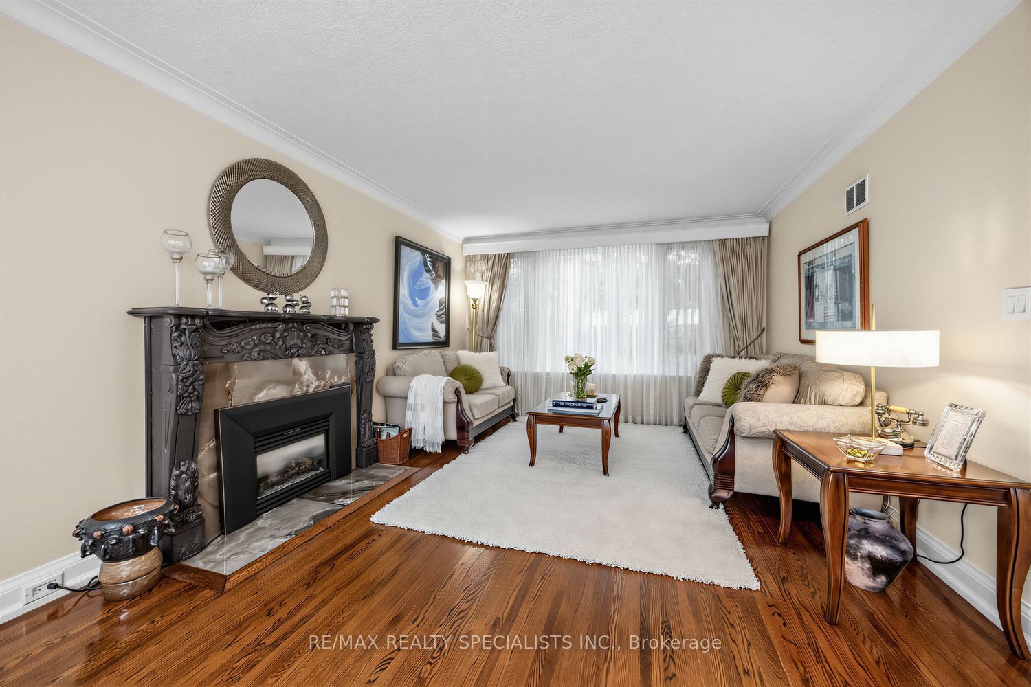 1211 Royal York Road Property Photo 5