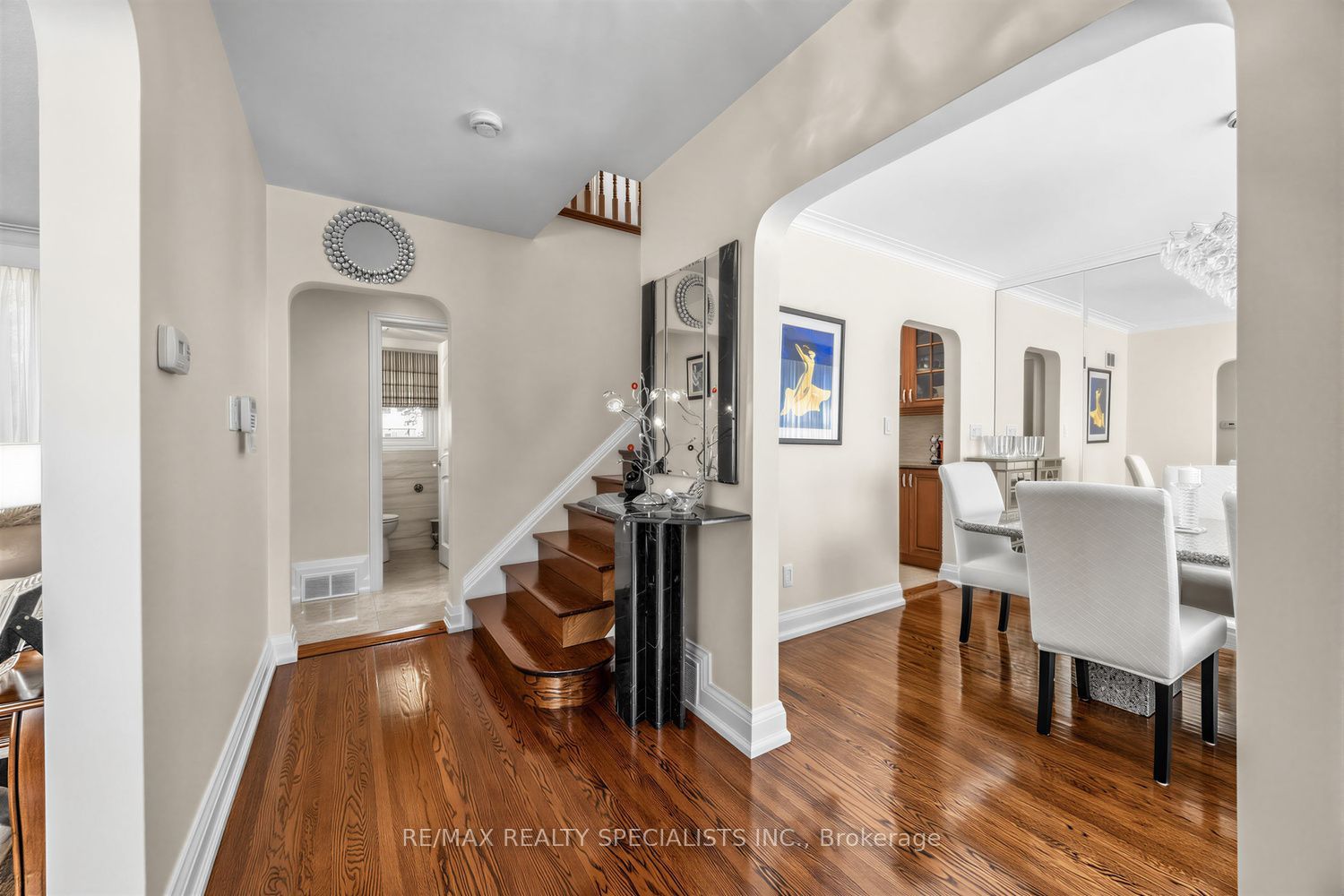 1211 Royal York Road Property Photo 8