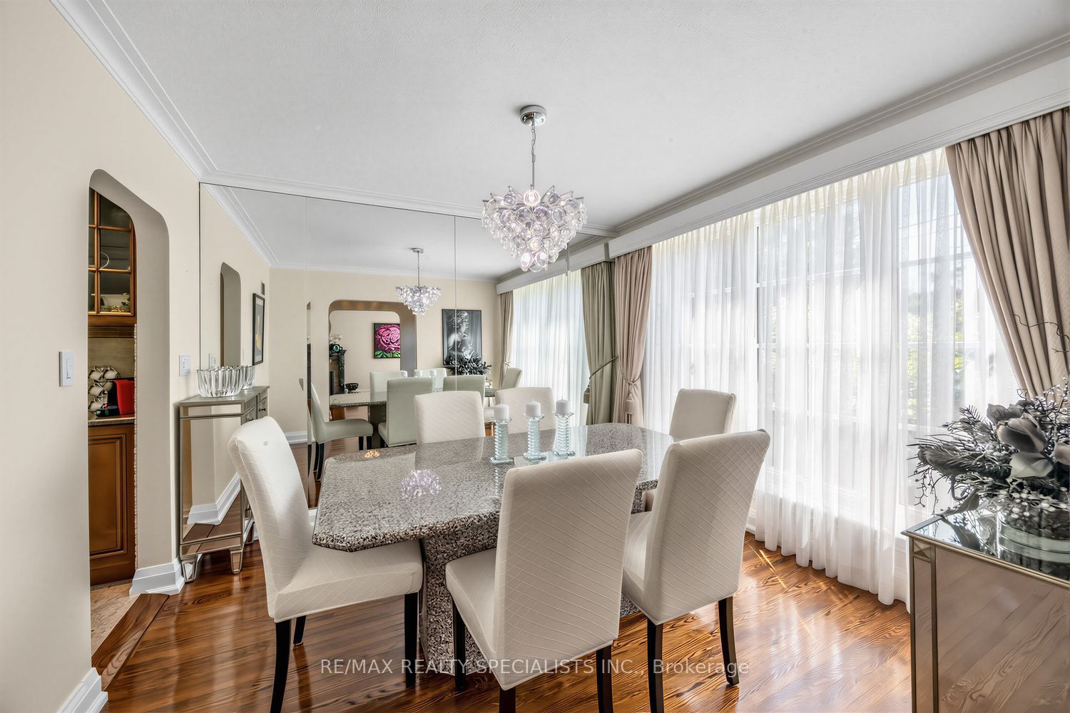 1211 Royal York Road Property Photo 9