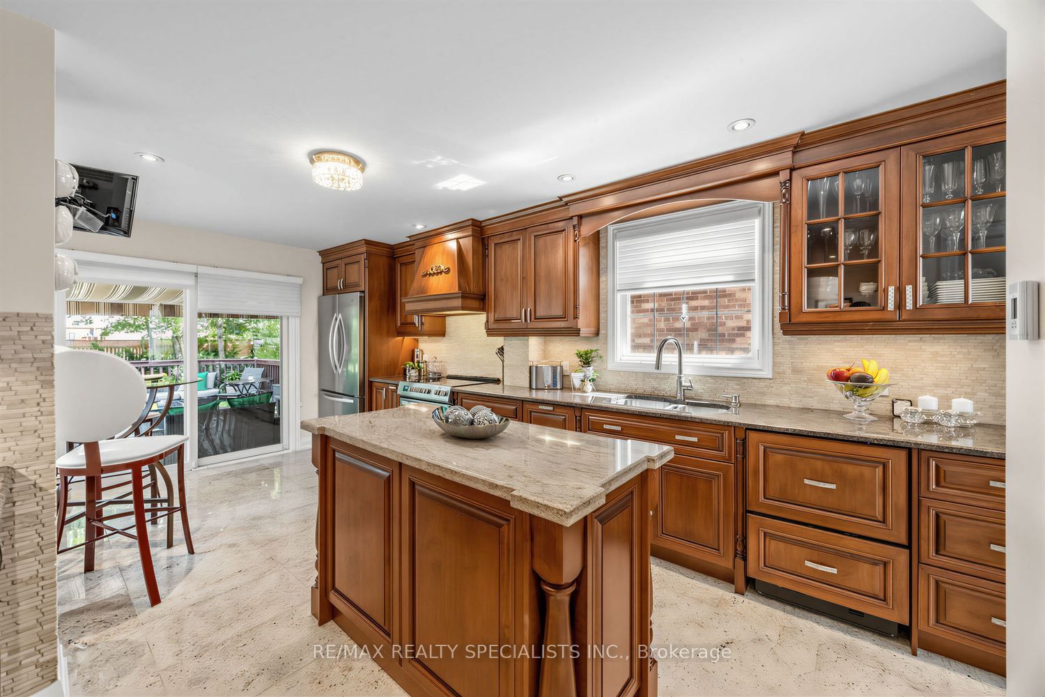 1211 Royal York Road Property Photo 10