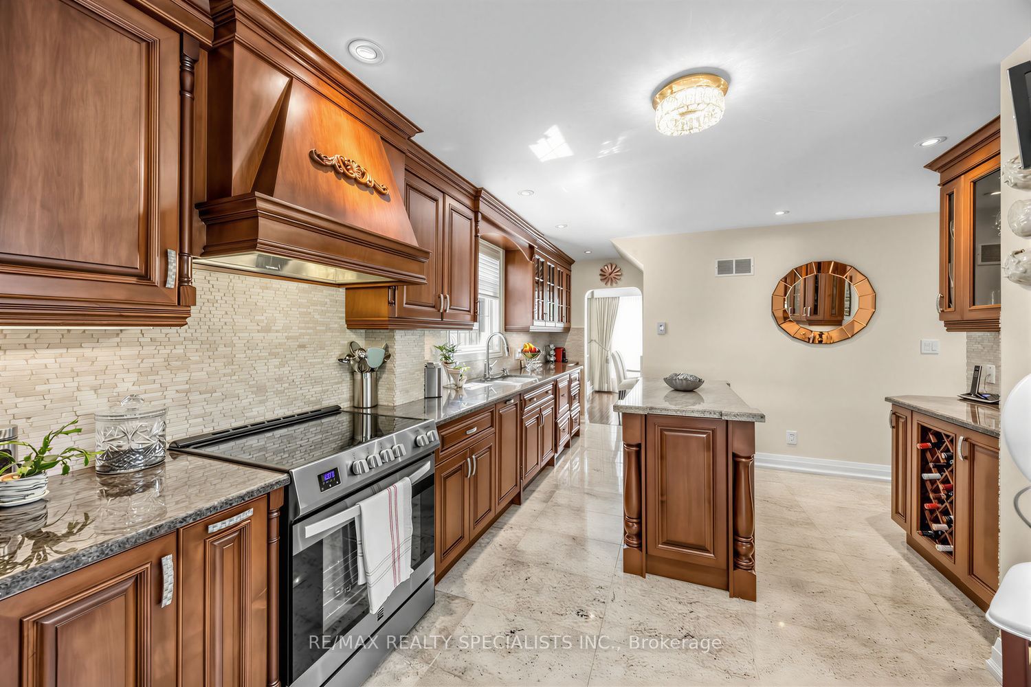 1211 Royal York Road Property Photo 12