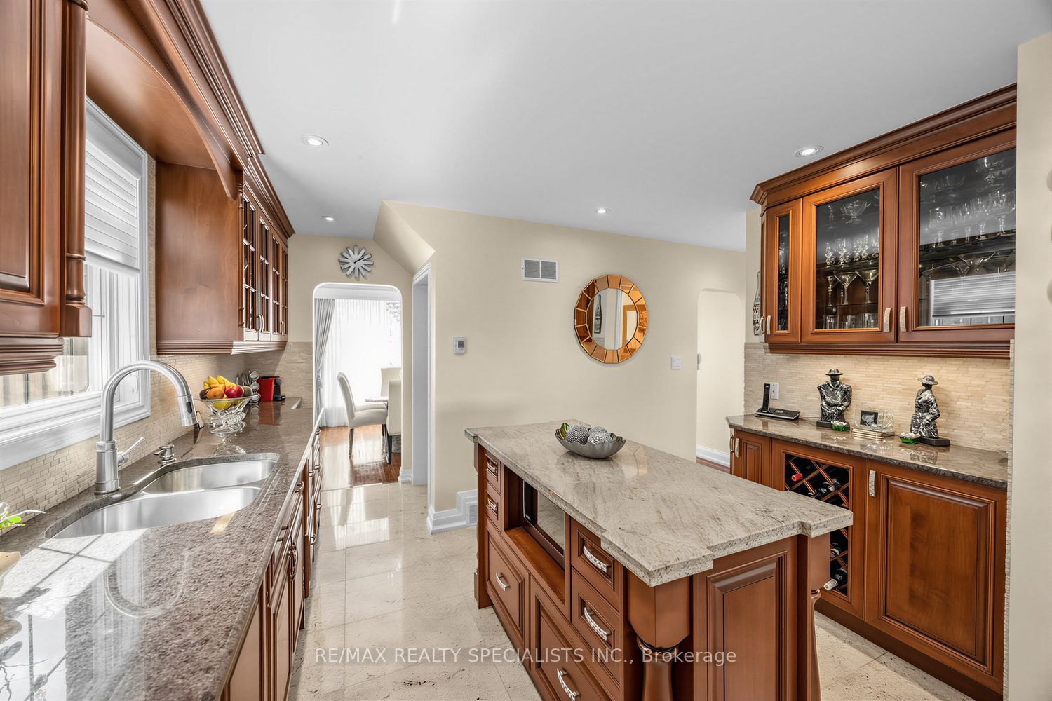 1211 Royal York Road Property Photo 13