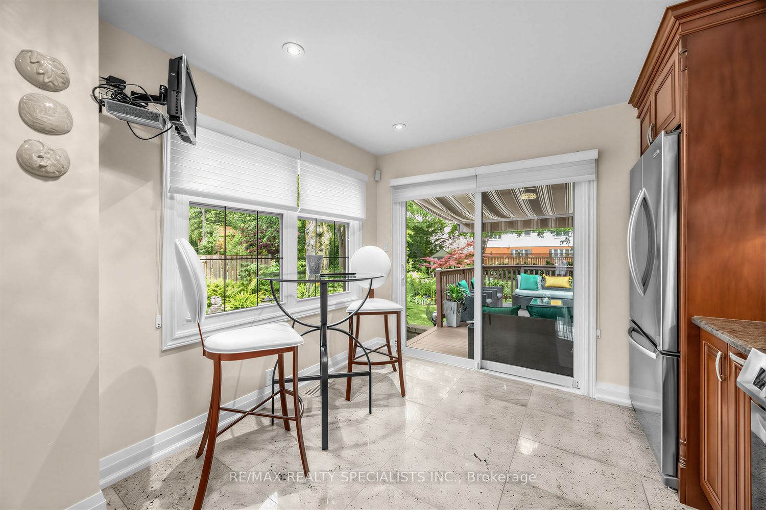 1211 Royal York Road Property Photo 15