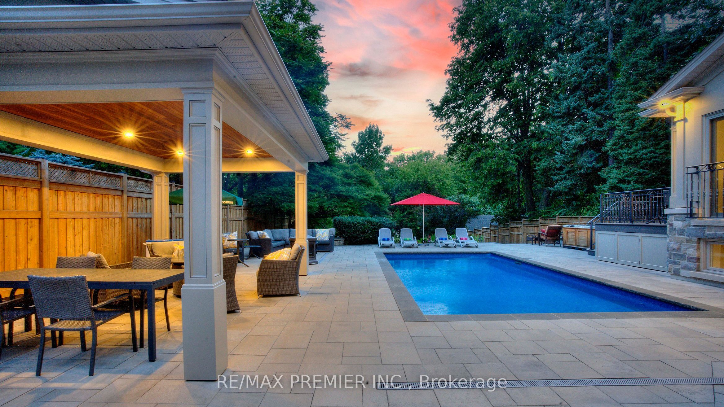2064 Dickson Road Property Photo 7