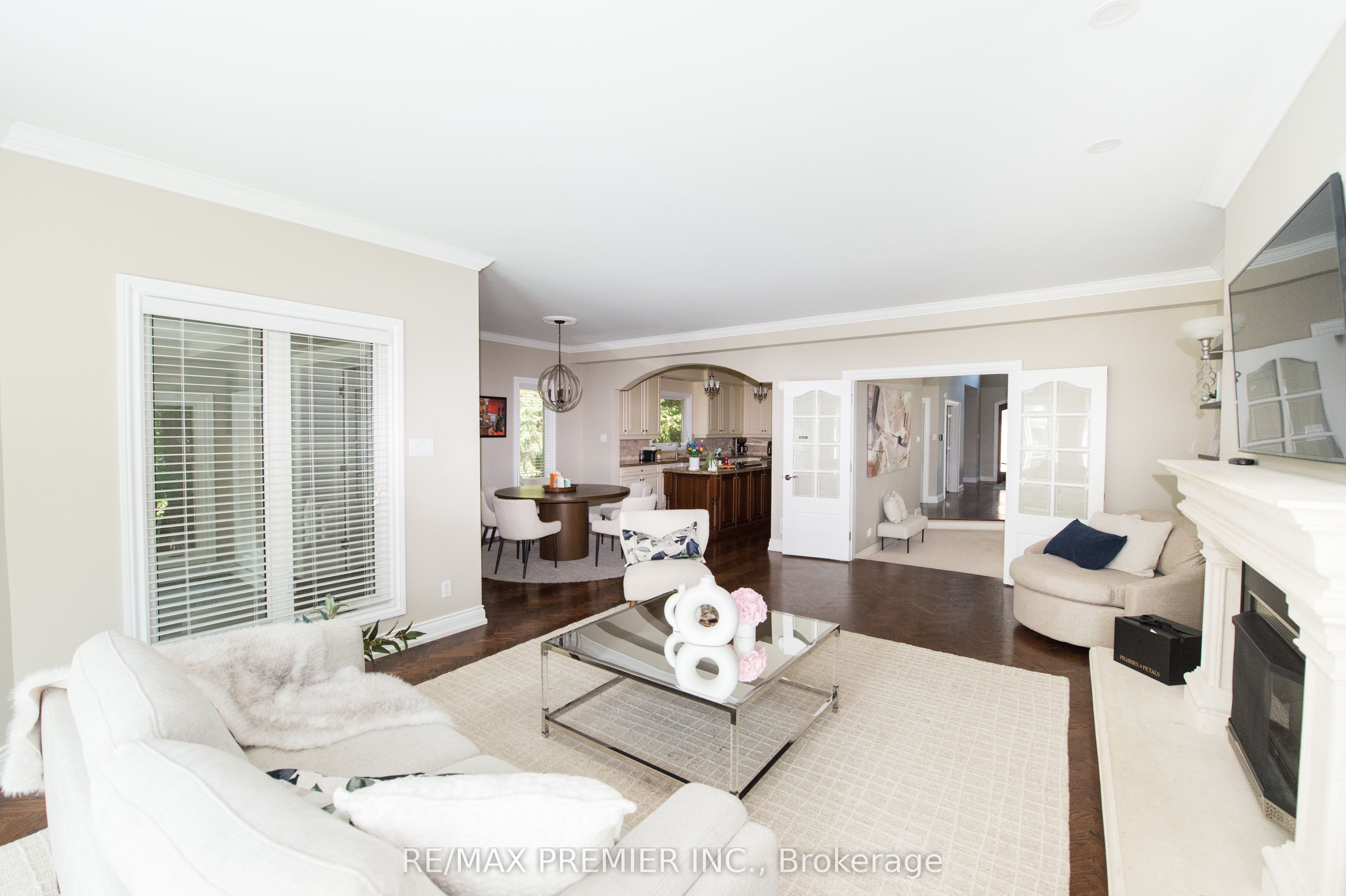2064 Dickson Road Property Photo 20