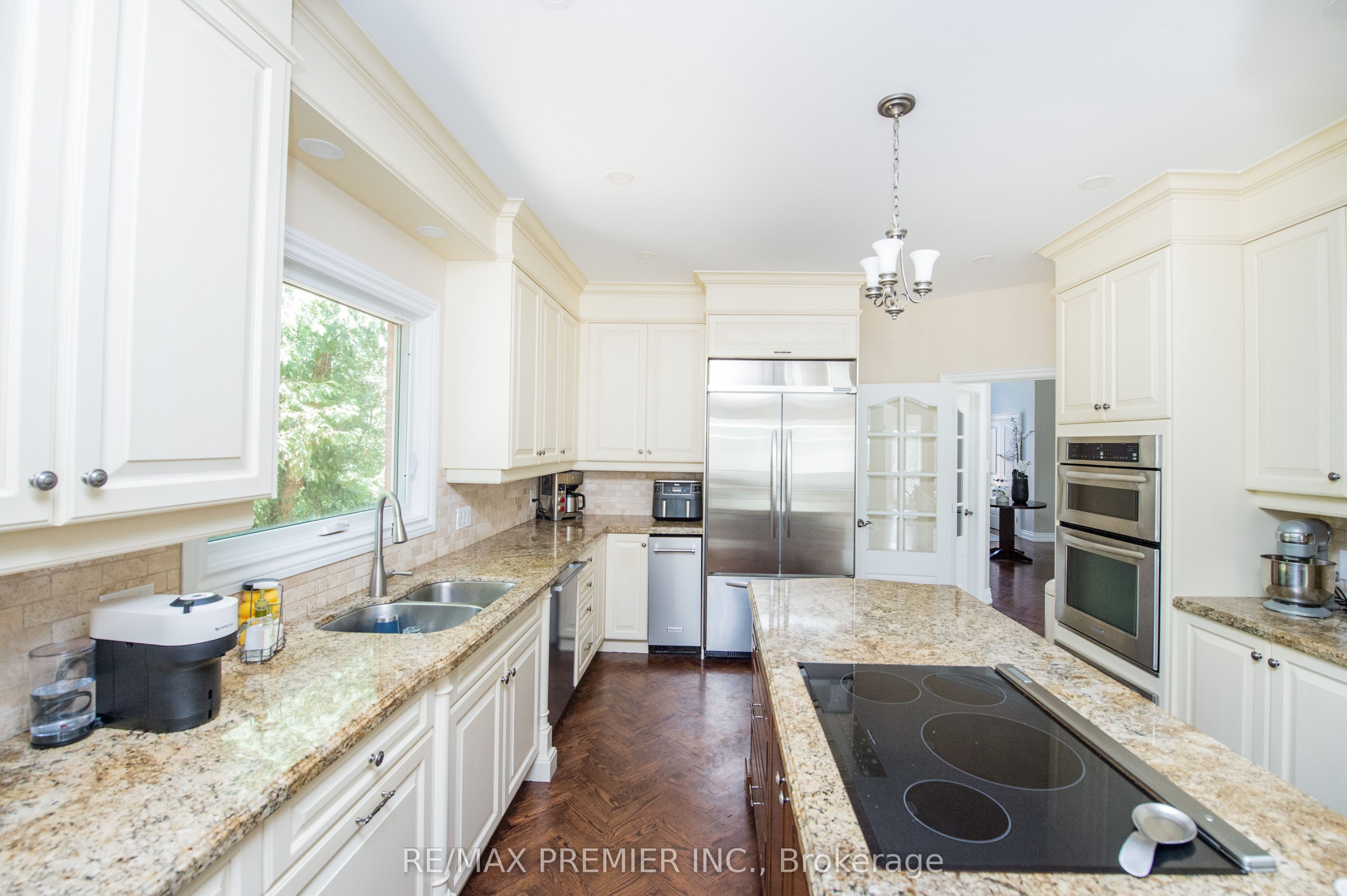 2064 Dickson Road Property Photo 24