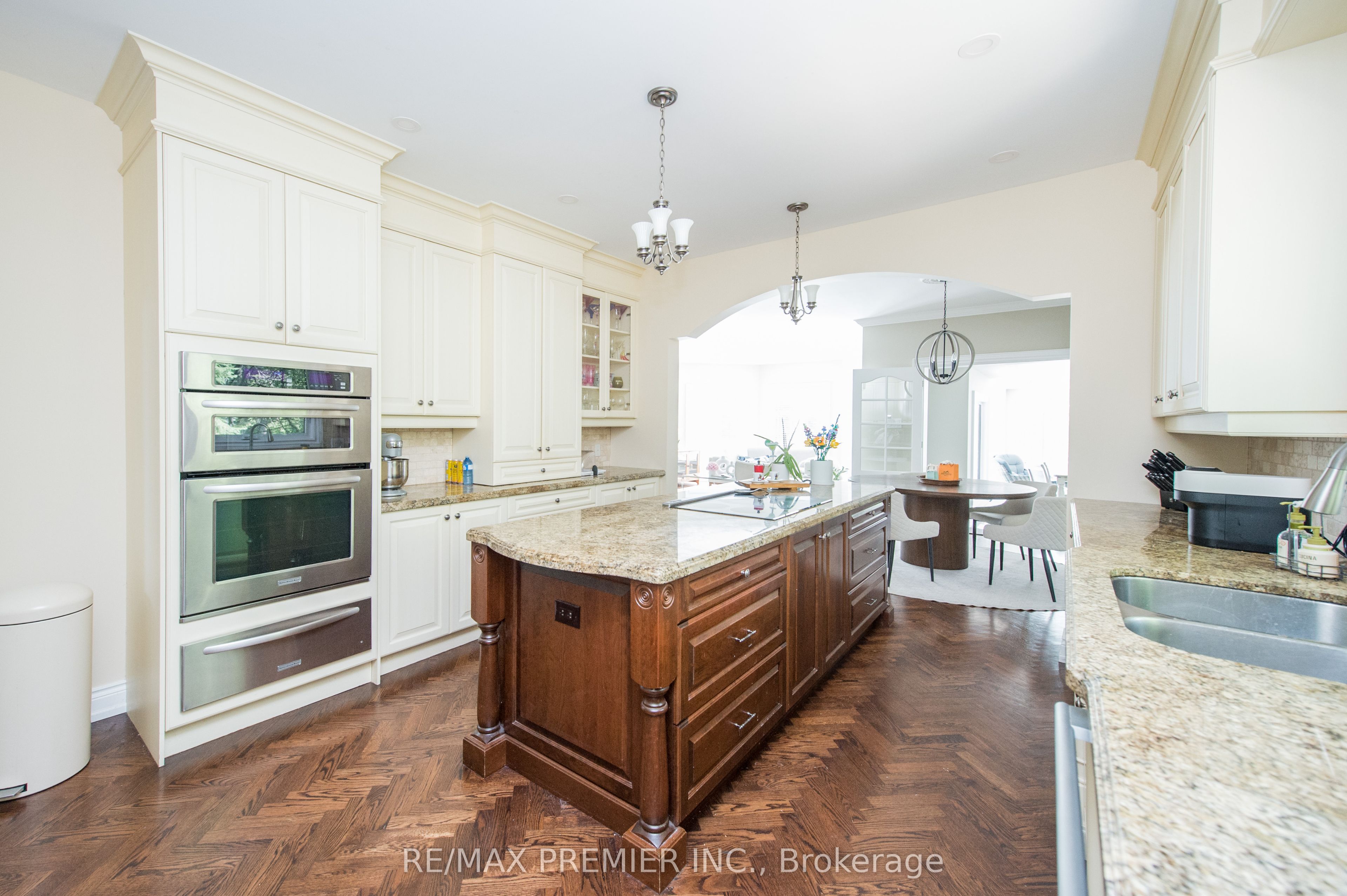 2064 Dickson Road Property Photo 25