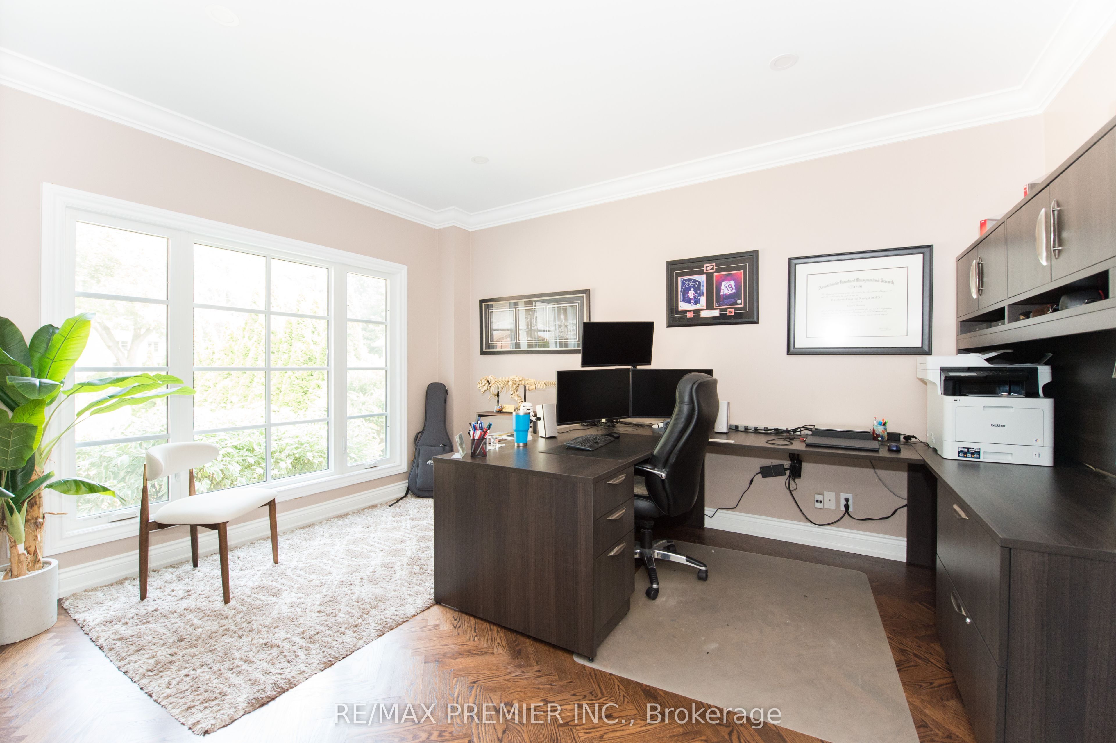 2064 Dickson Road Property Photo 27