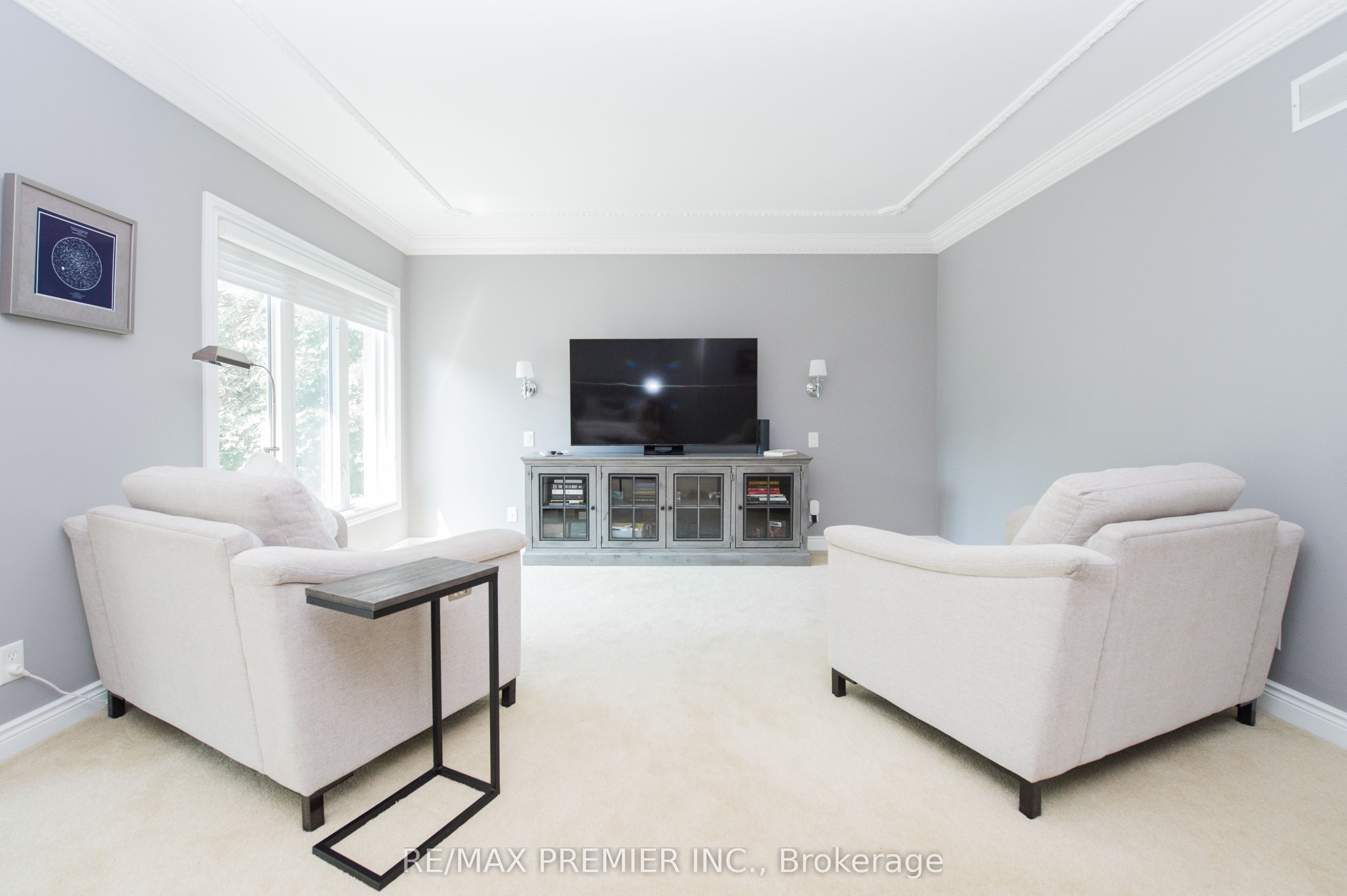 2064 Dickson Road Property Photo 34