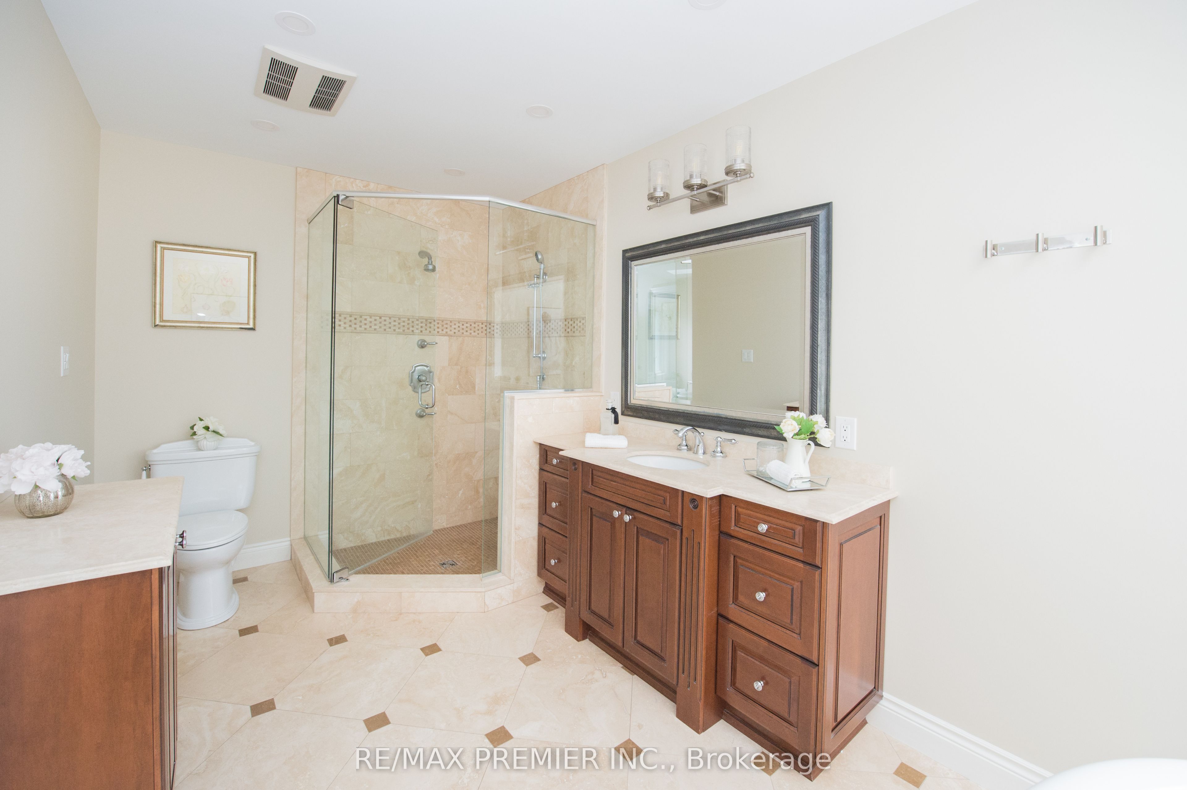 2064 Dickson Road Property Photo 35