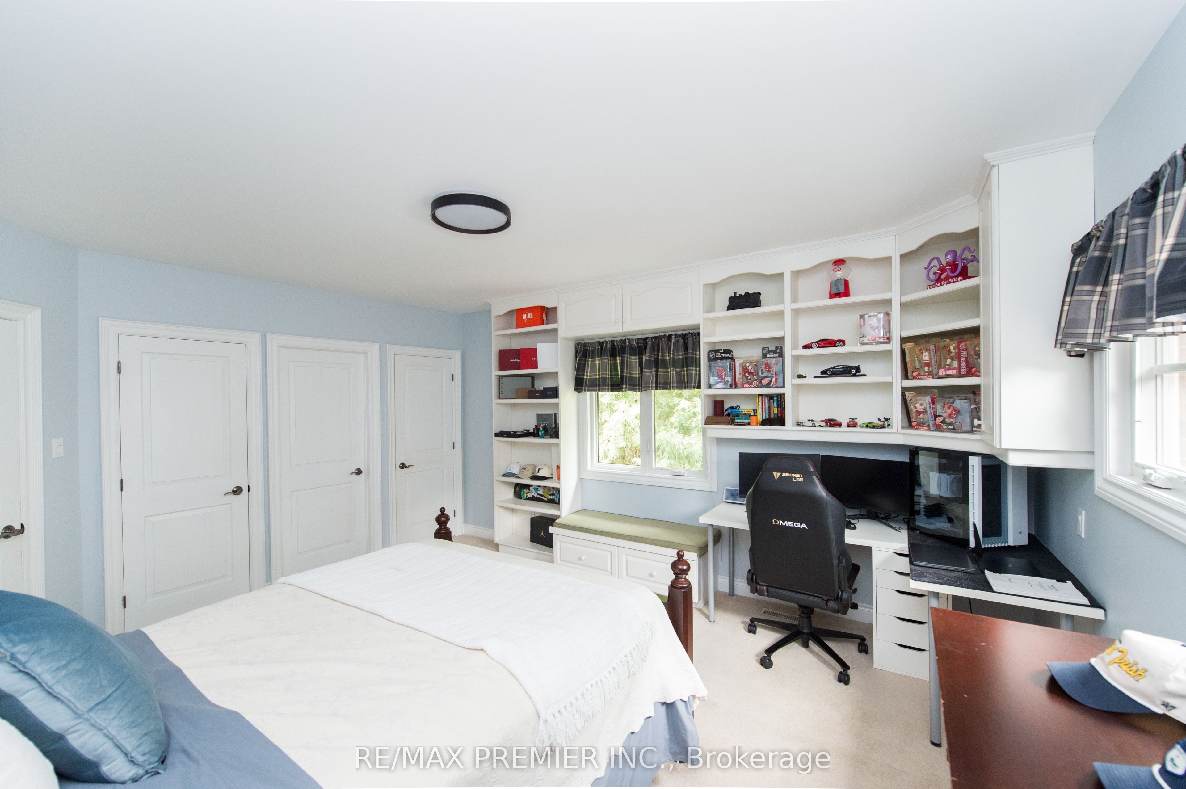 2064 Dickson Road Property Photo 37