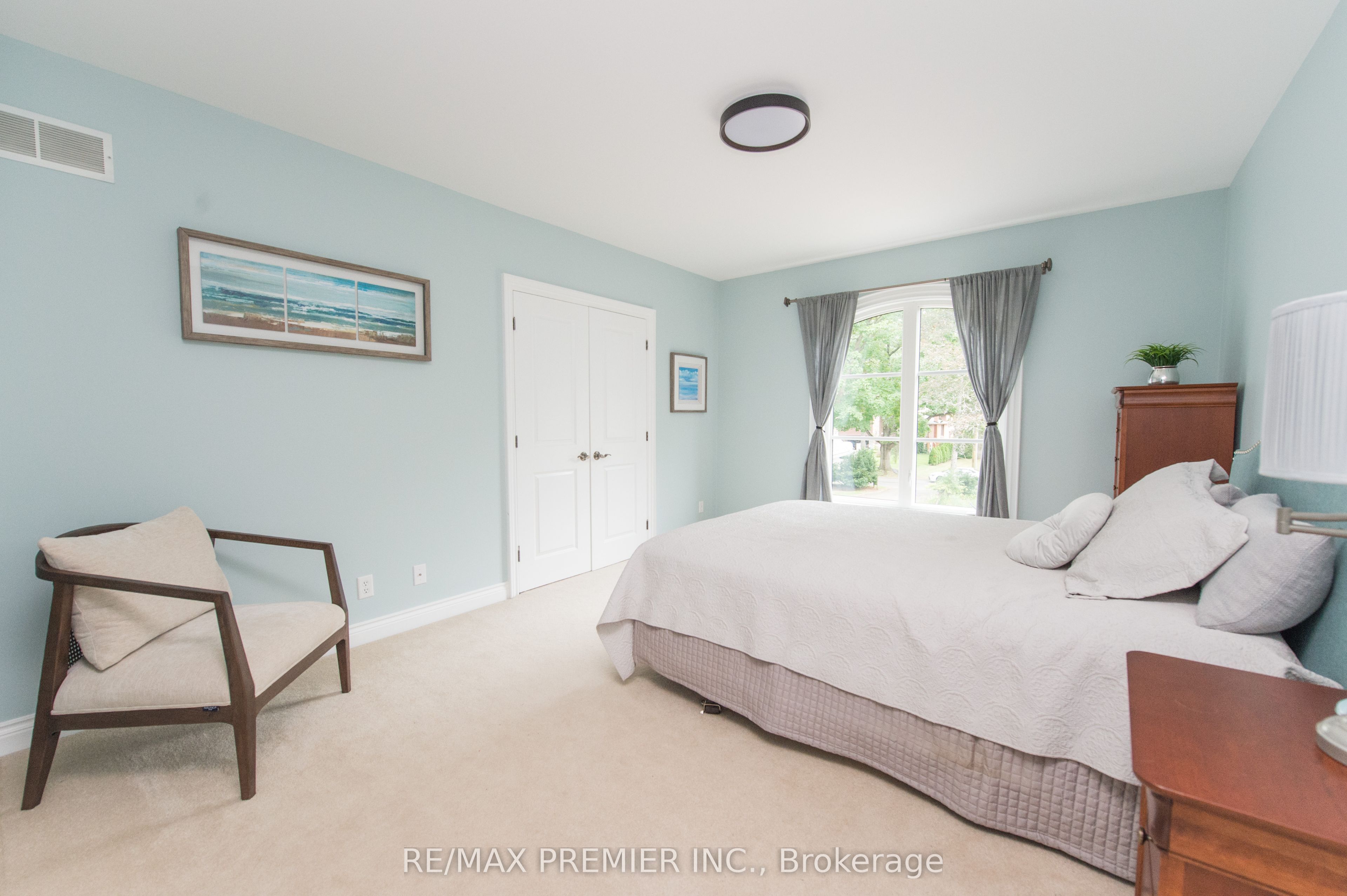 2064 Dickson Road Property Photo 39