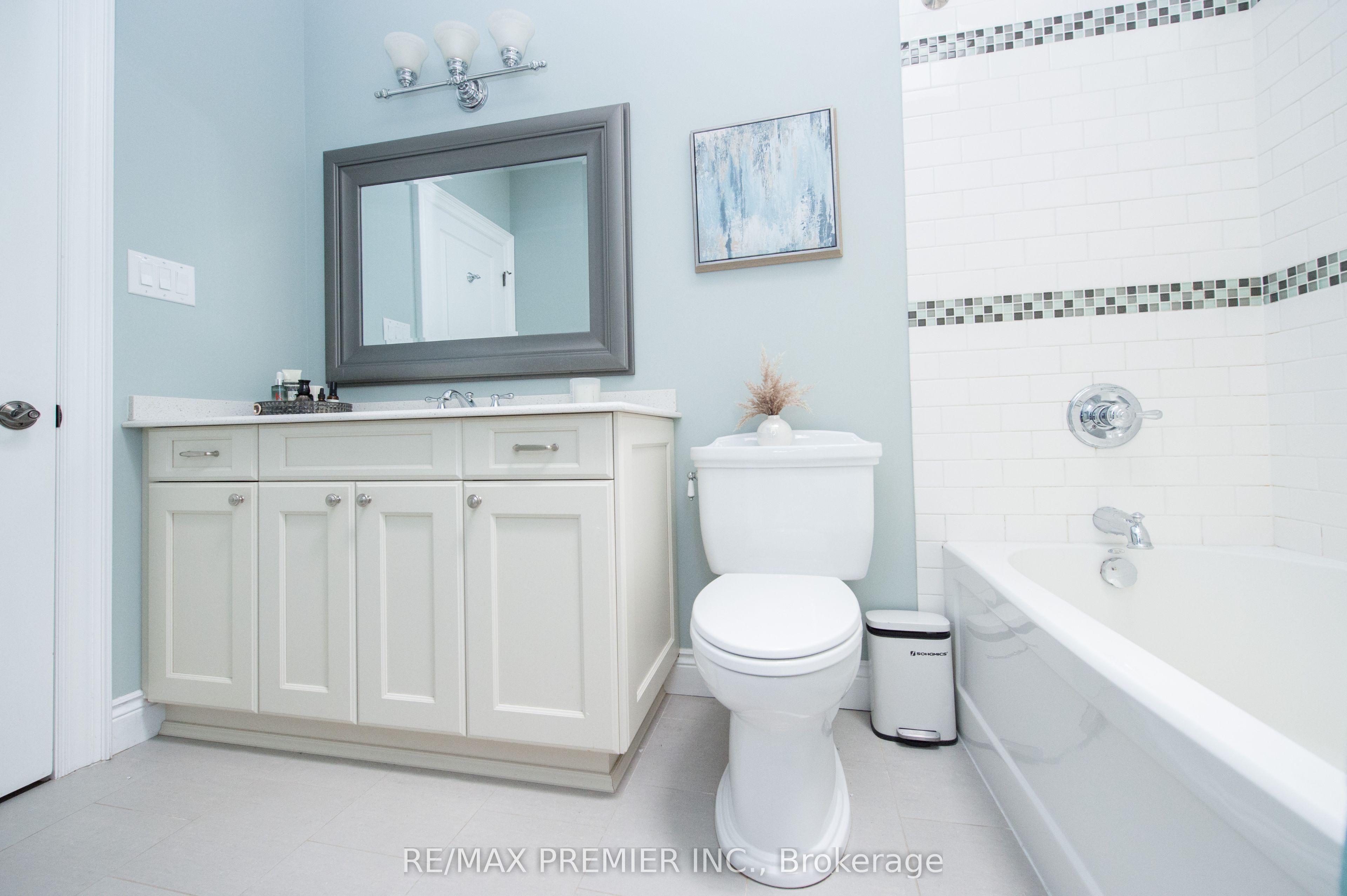 2064 Dickson Road Property Photo 40